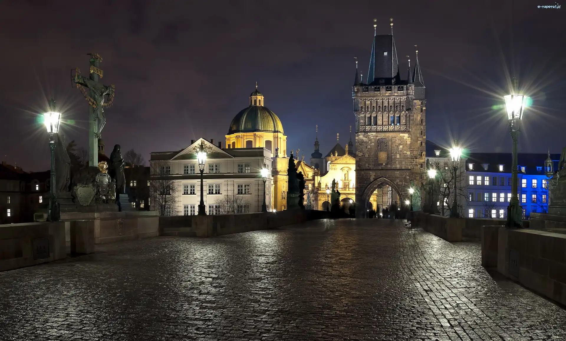 Nocą, Praga
