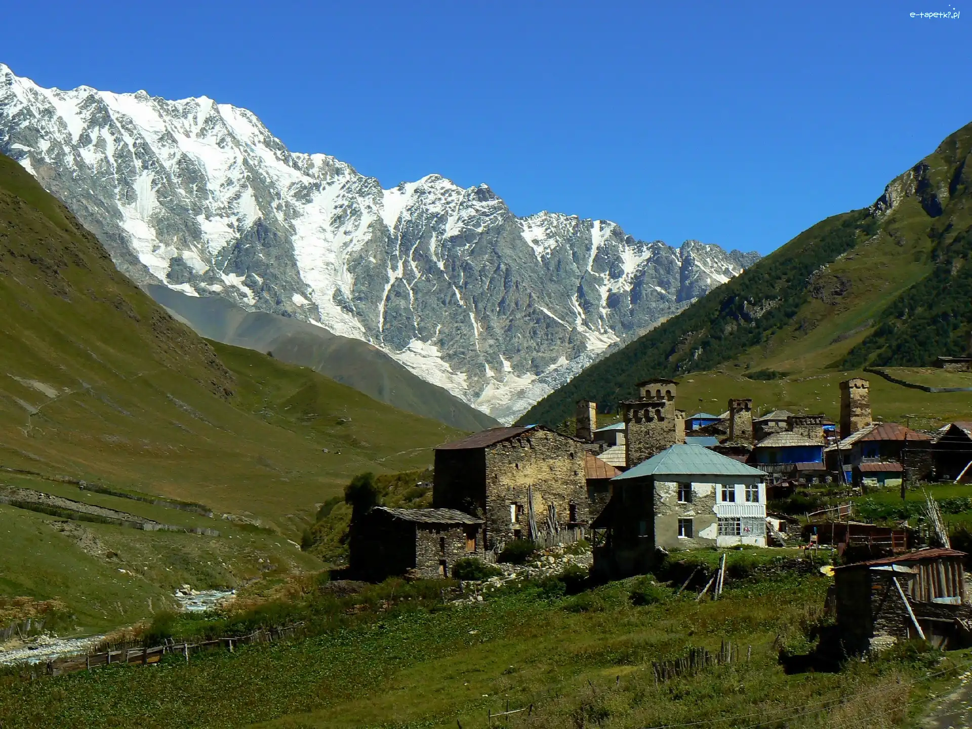Śnieg, Gruzja, Zabudowania, Góry