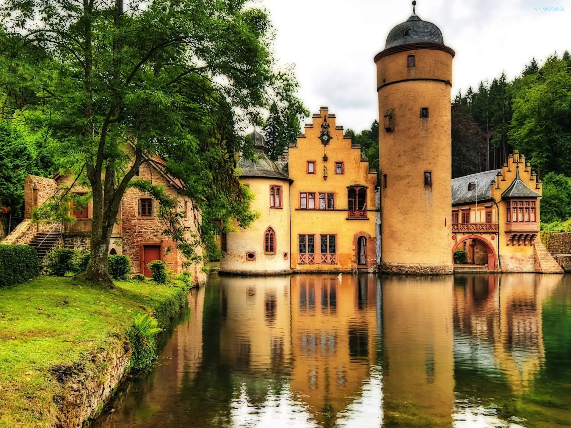 Niemcy, Zamek wodny Mespelbrunn Castle, Bawaria, Odbicie, Rzeka Elsava