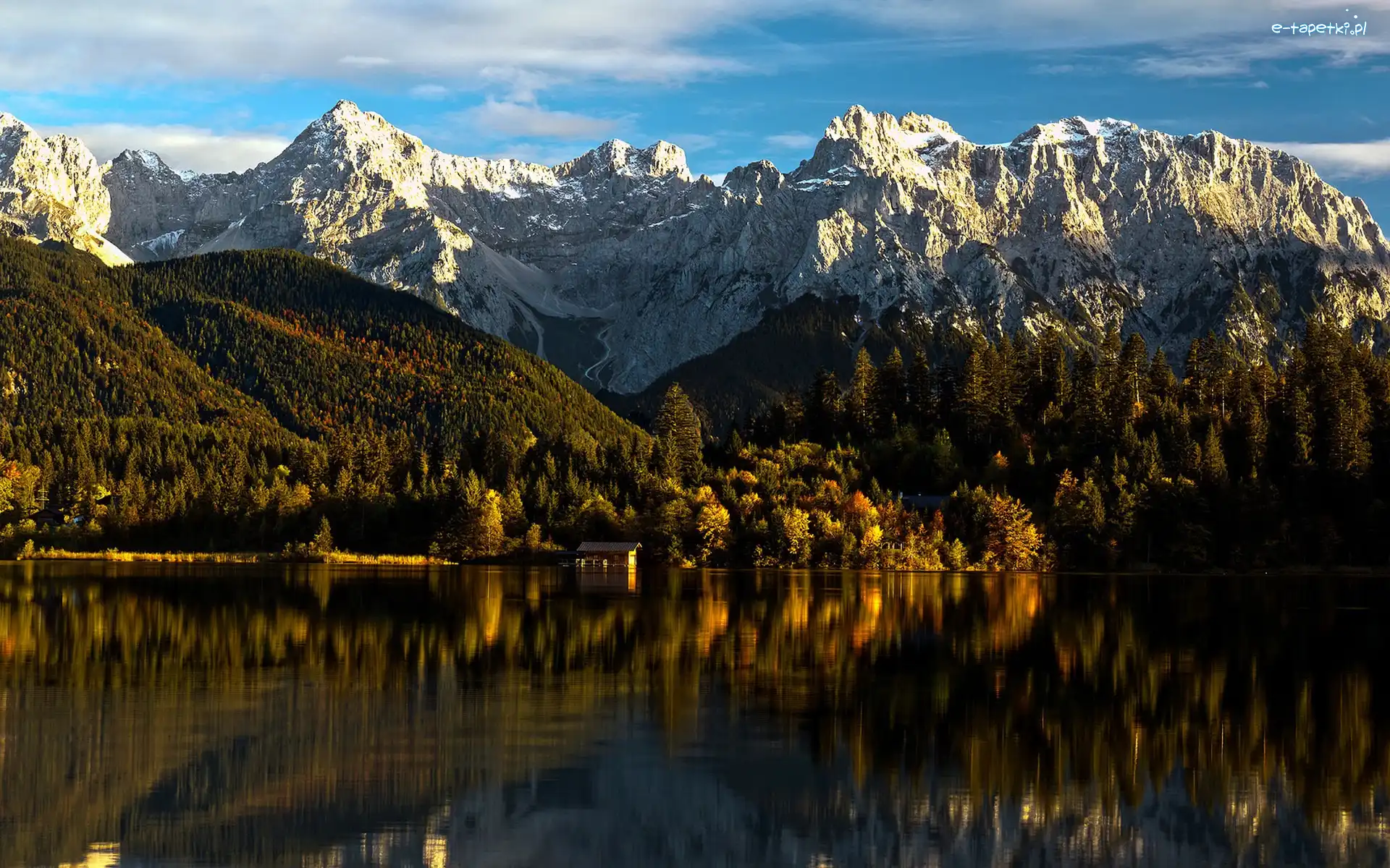 Lasy, Góry, Jezioro