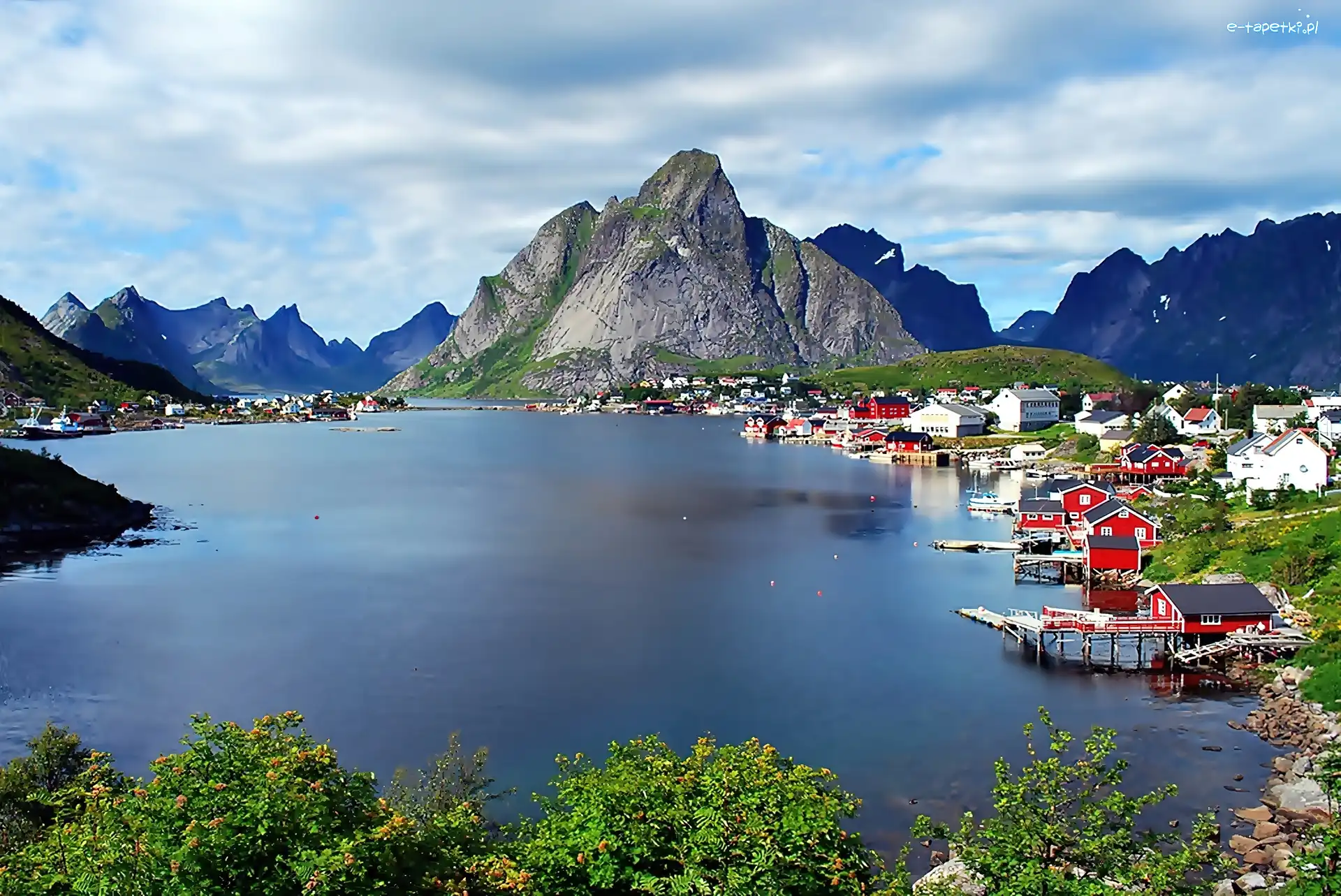 Norwegia, Wioska Reine, Lofoty, Jezioro, Góry