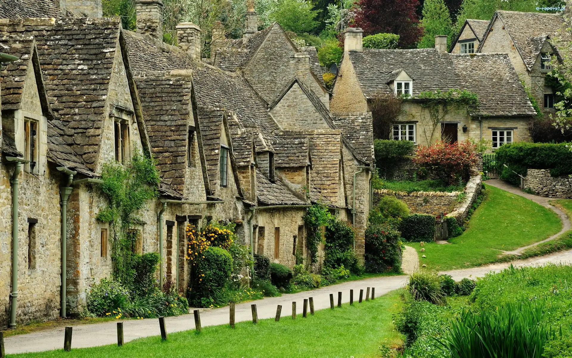Trawniki, Kamienne, Domy, Rośliny, Anglia, Bibury