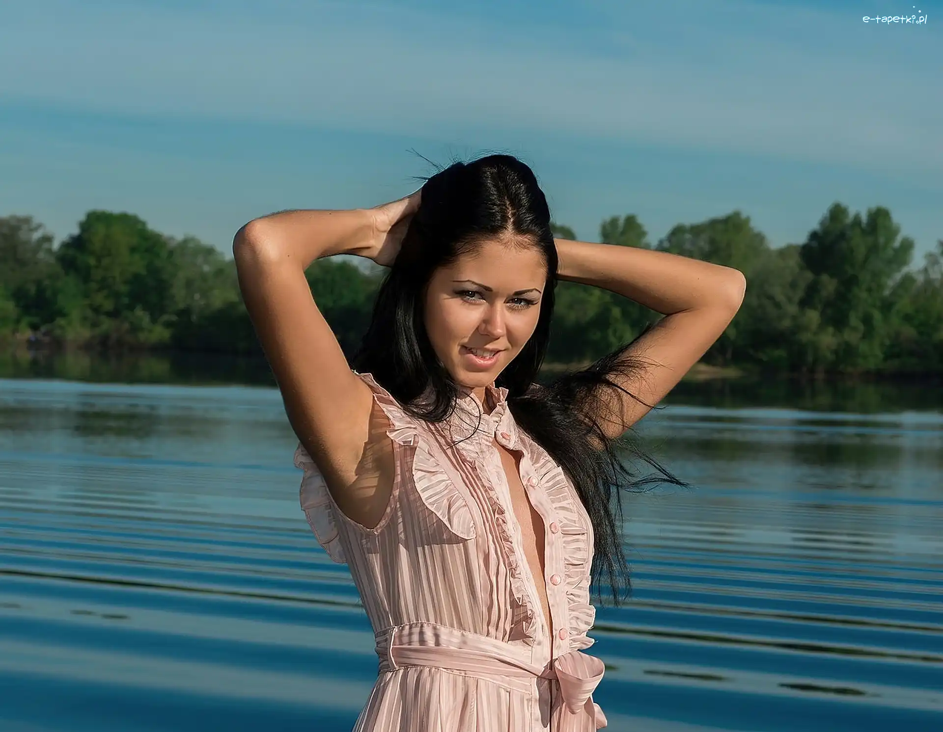 Sukienka, Brunetka