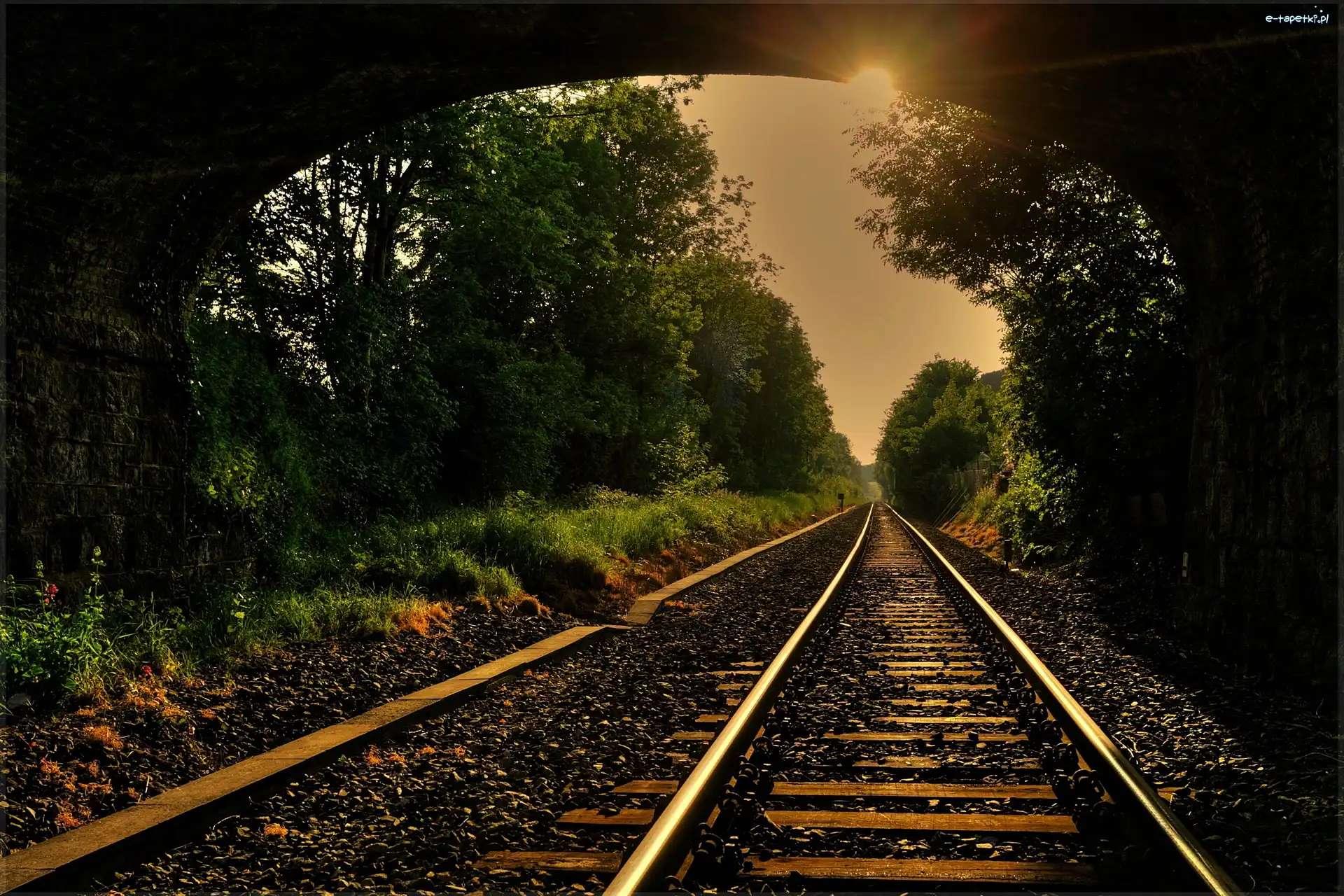 Słońca, Tunel, Tory, Zachód
