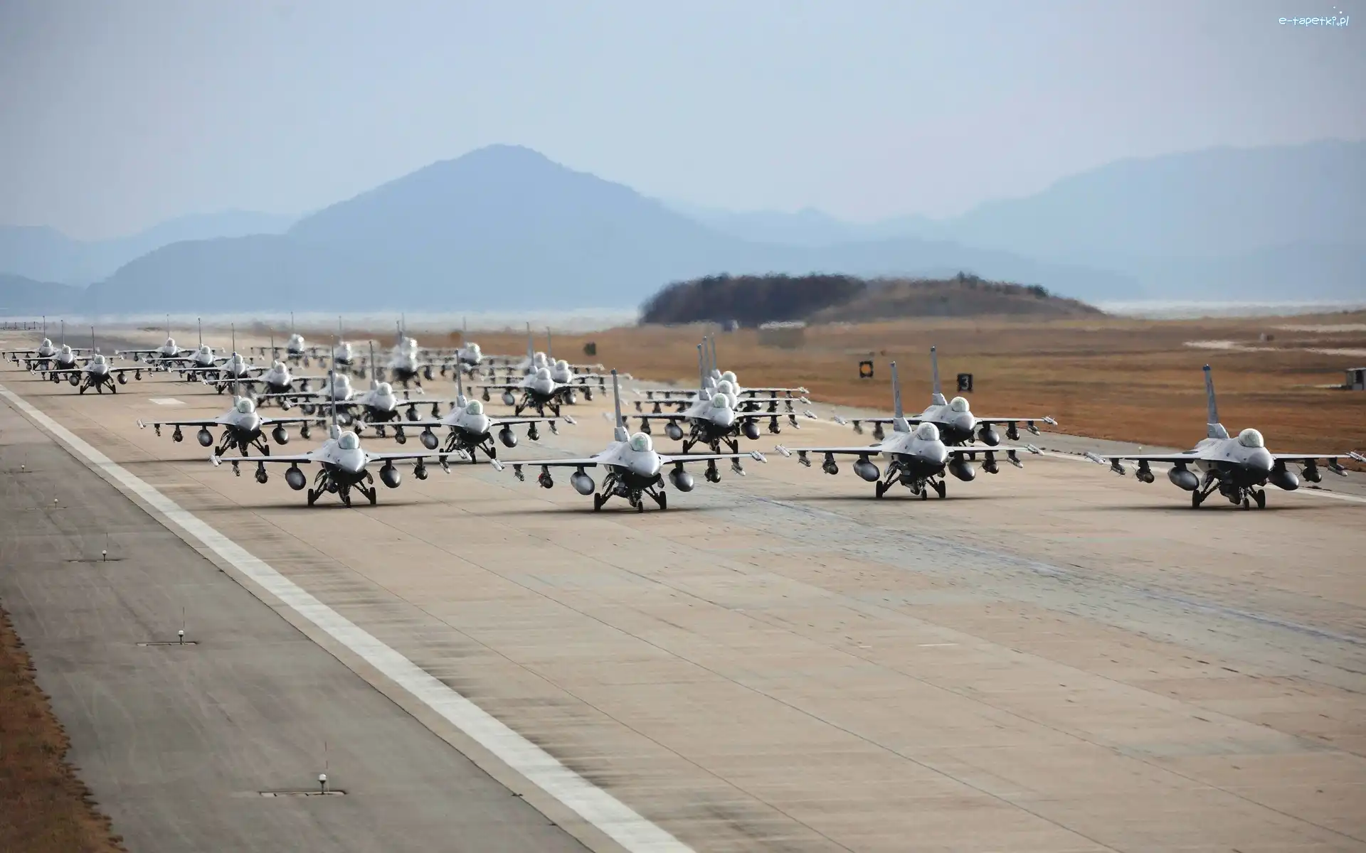 F-16, Startowy, Pas