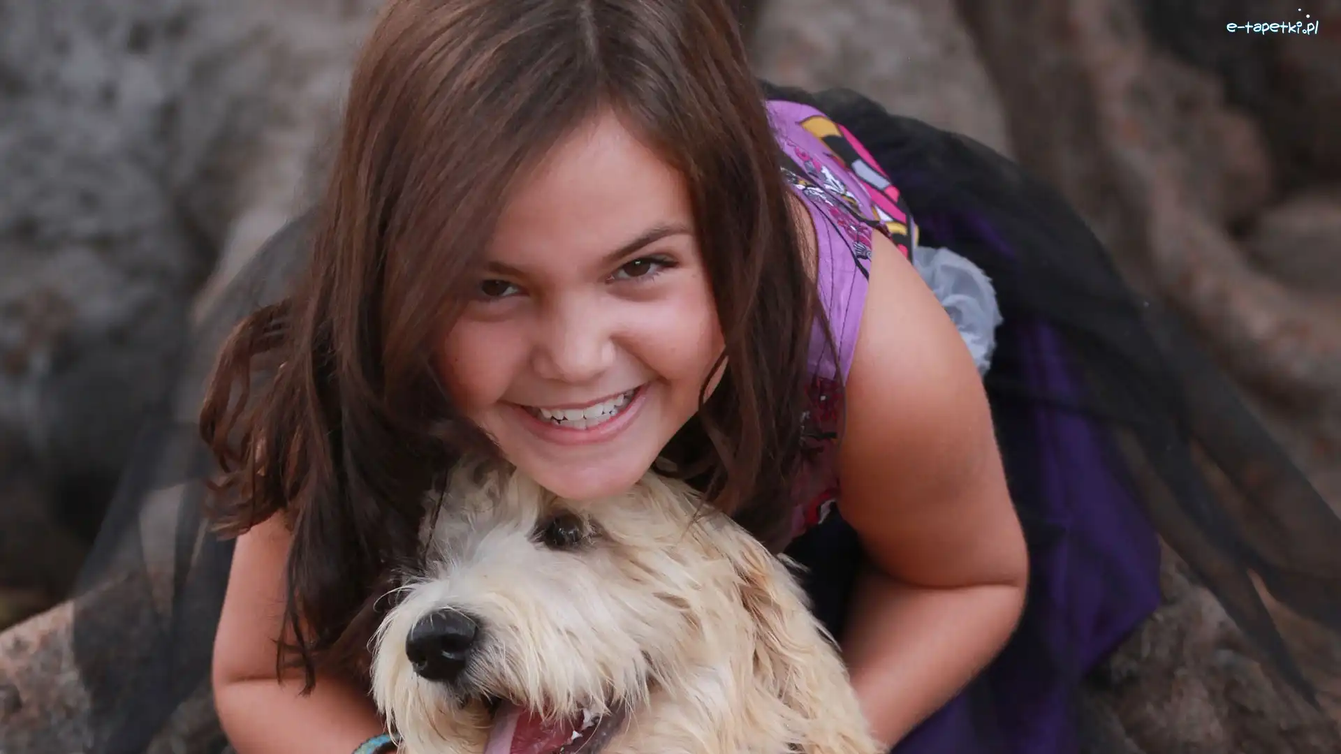Piesek, Uśmiech, Bailee Madison