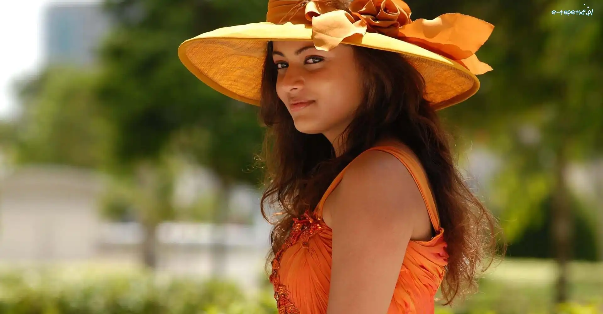 Kapelusz, Sneha Ullal