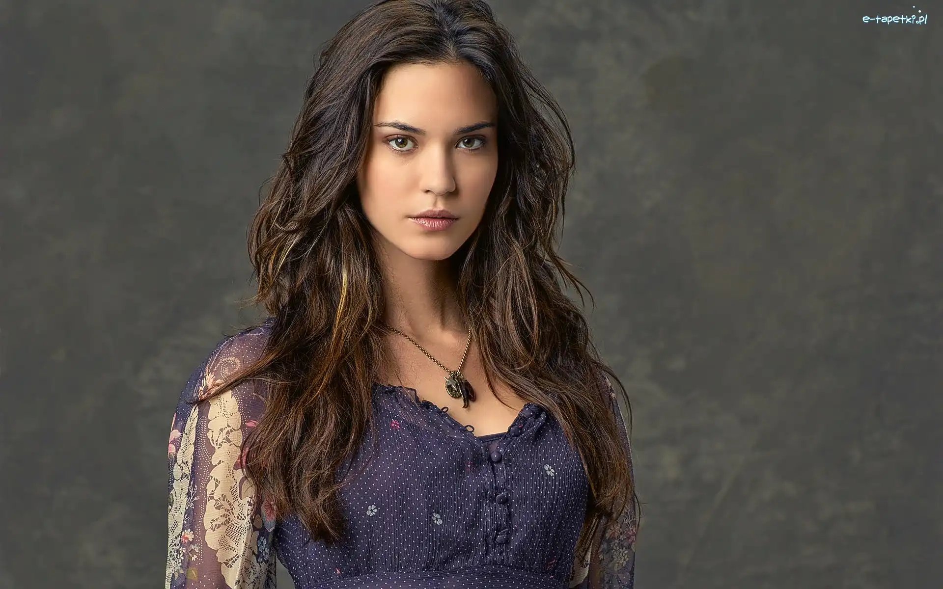 Brunetka, Odette Annable