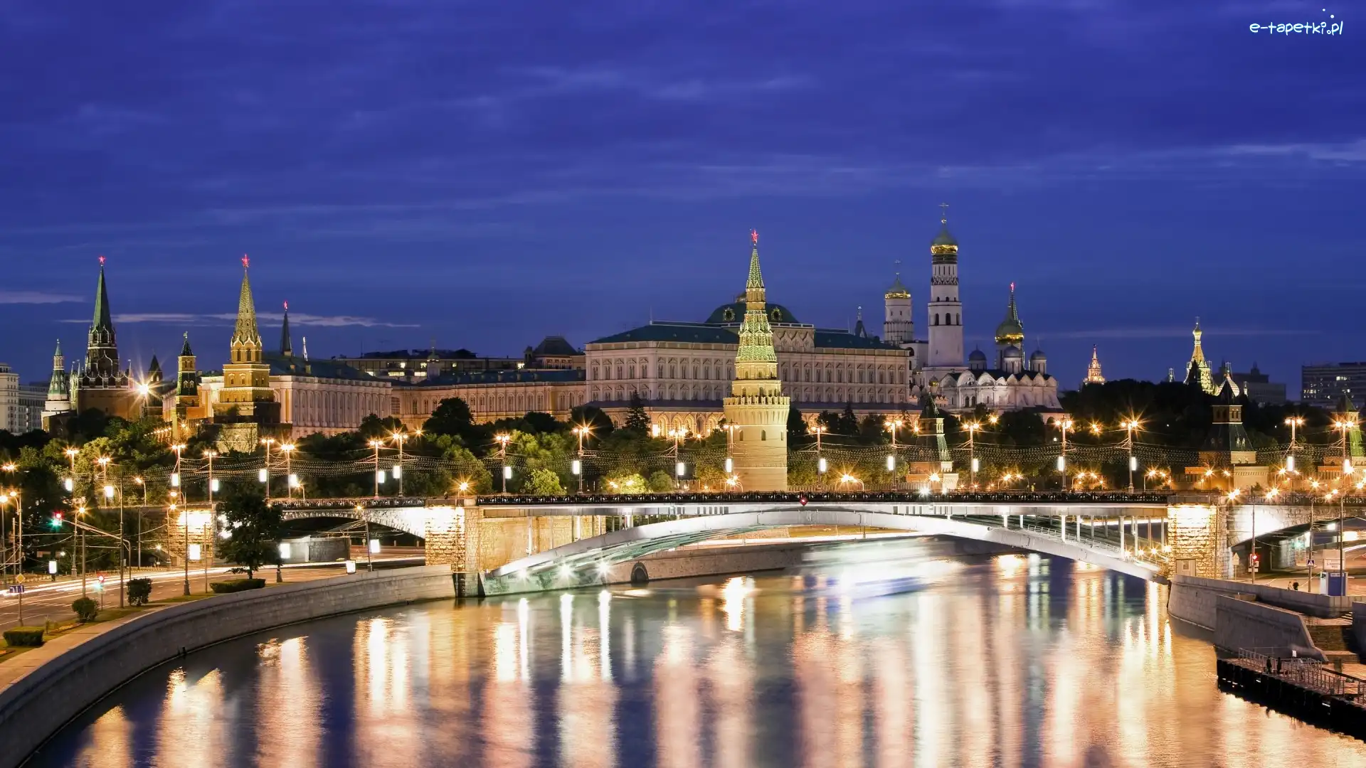 Most, Noc, Moskwa