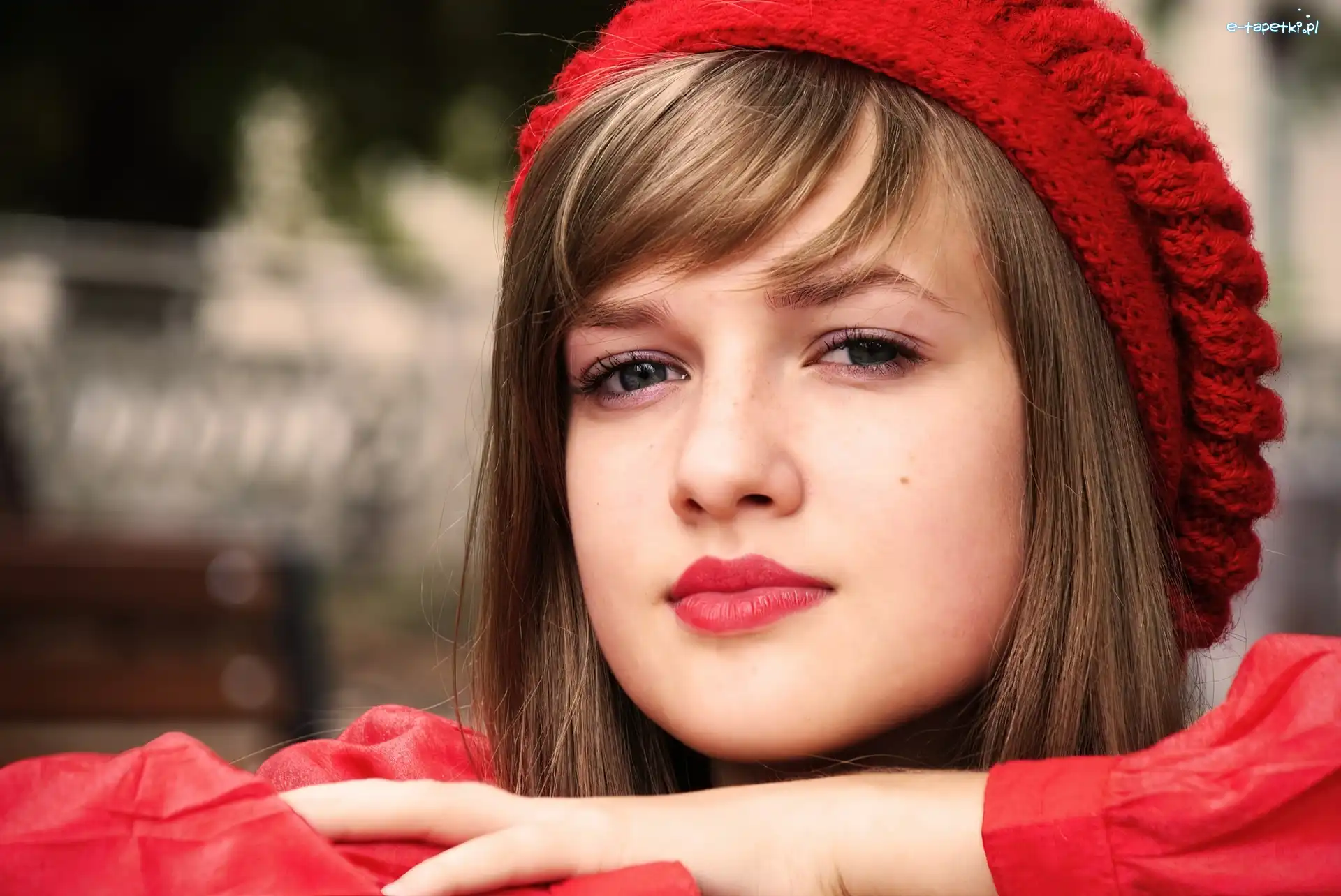 Beret, Makijaż, Czerwony, Usta, Kobieta, Kaylee DeFer