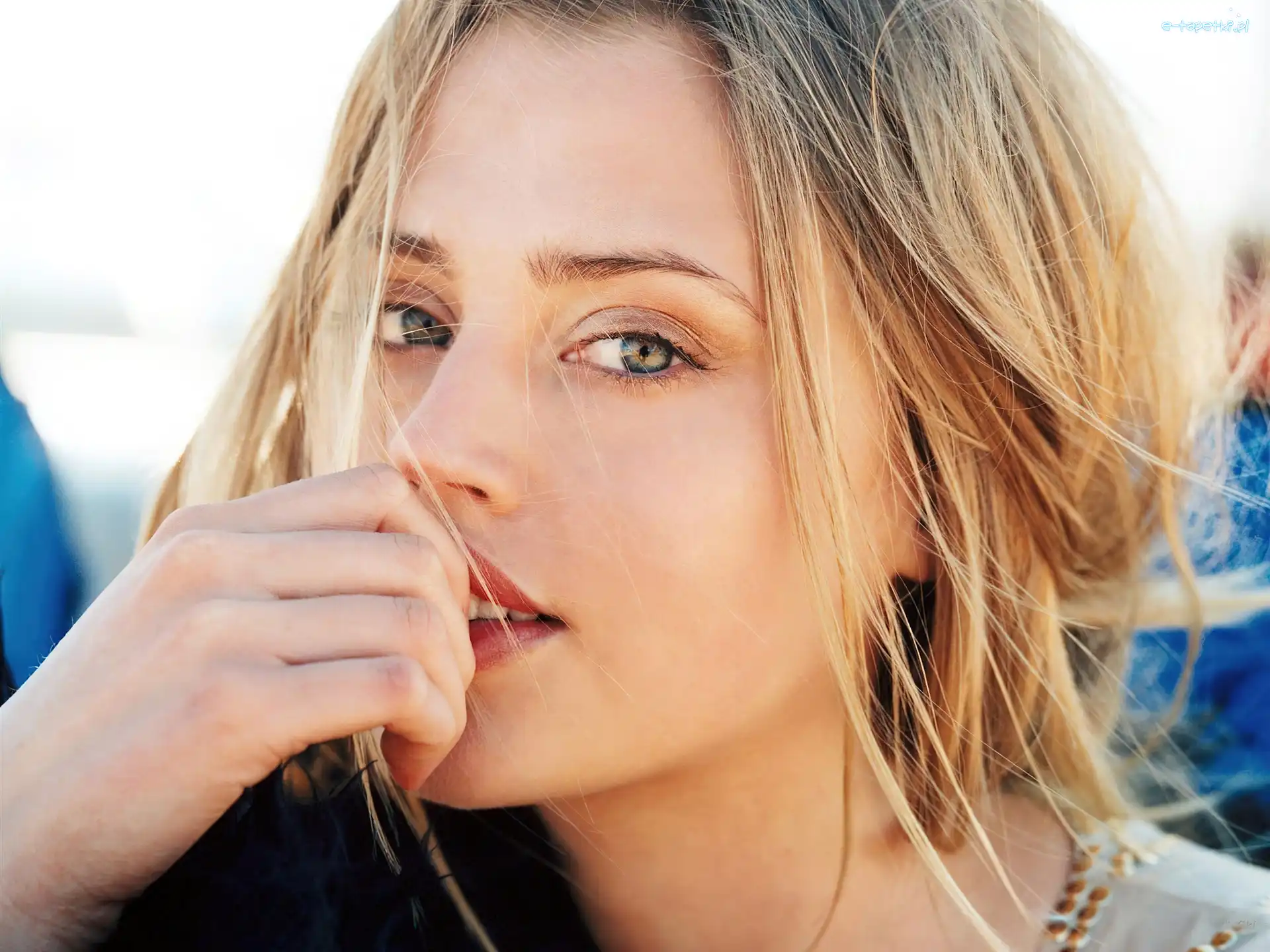 Zamyślona, Blondynka, Kobieta, Estella Warren