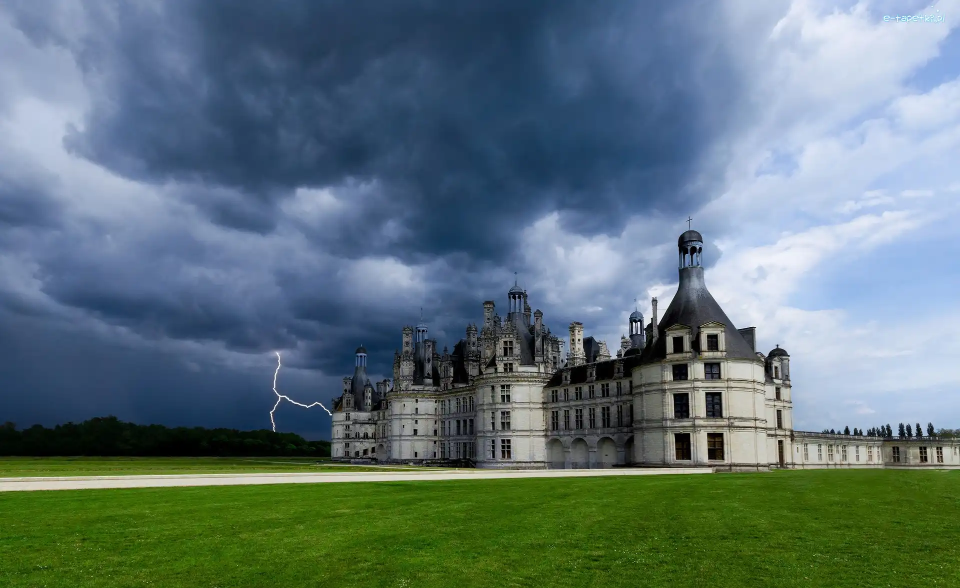 Francja, Chateau de Chambord, Zamek, Piorun, Chmury
