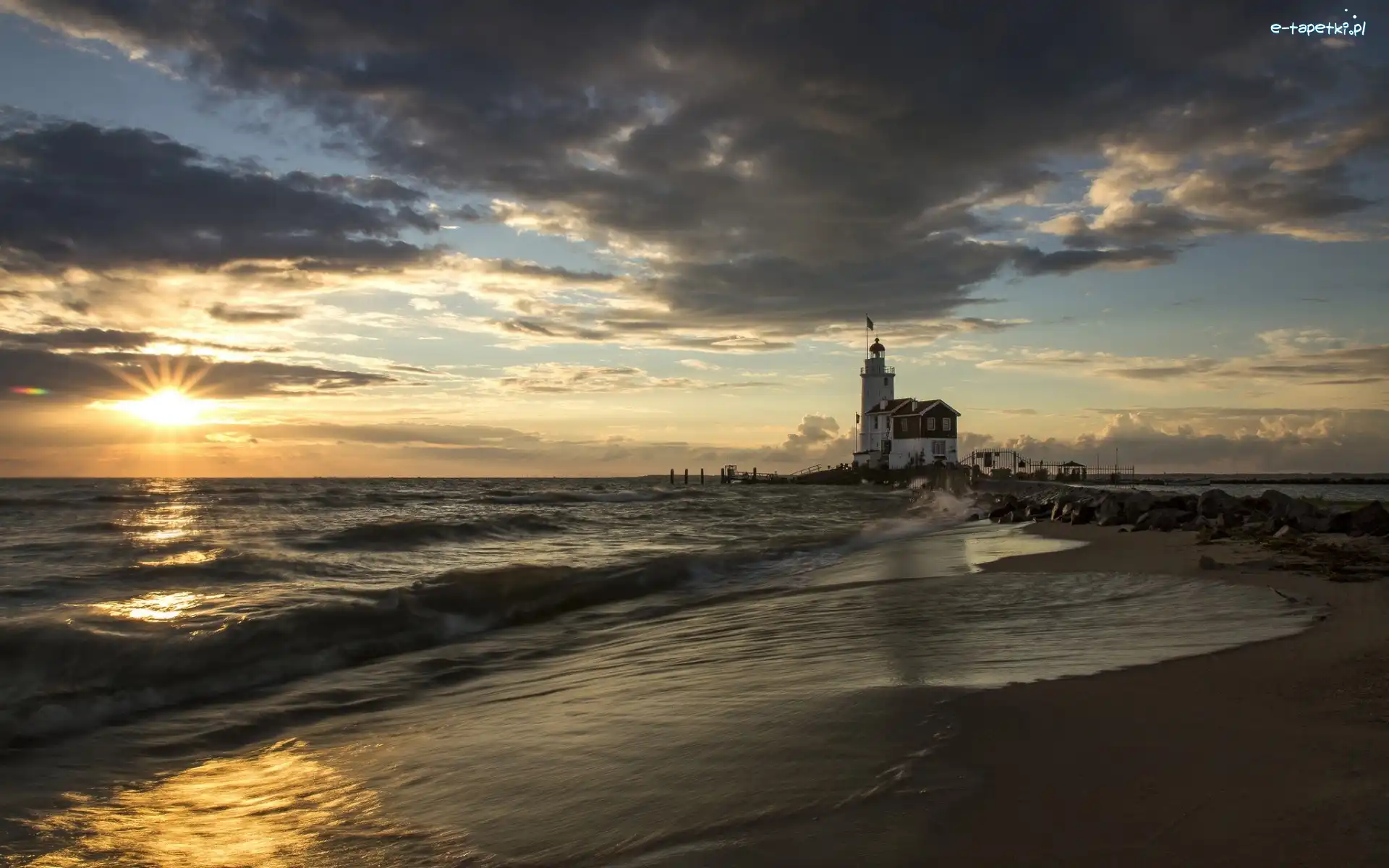 Słońca, Wybrzeże, Fale, Morska, Latarnia, Promienie, Chmury