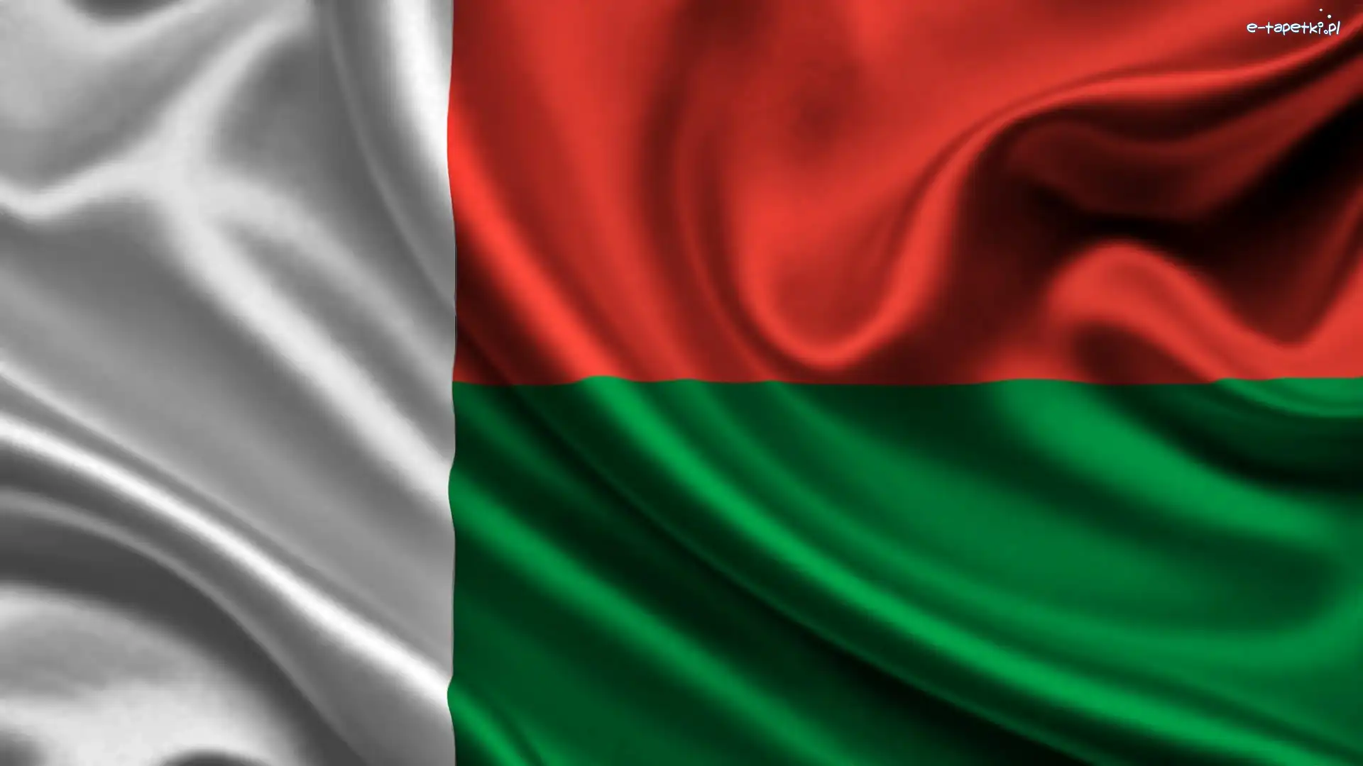 Madagaskaru, Flaga