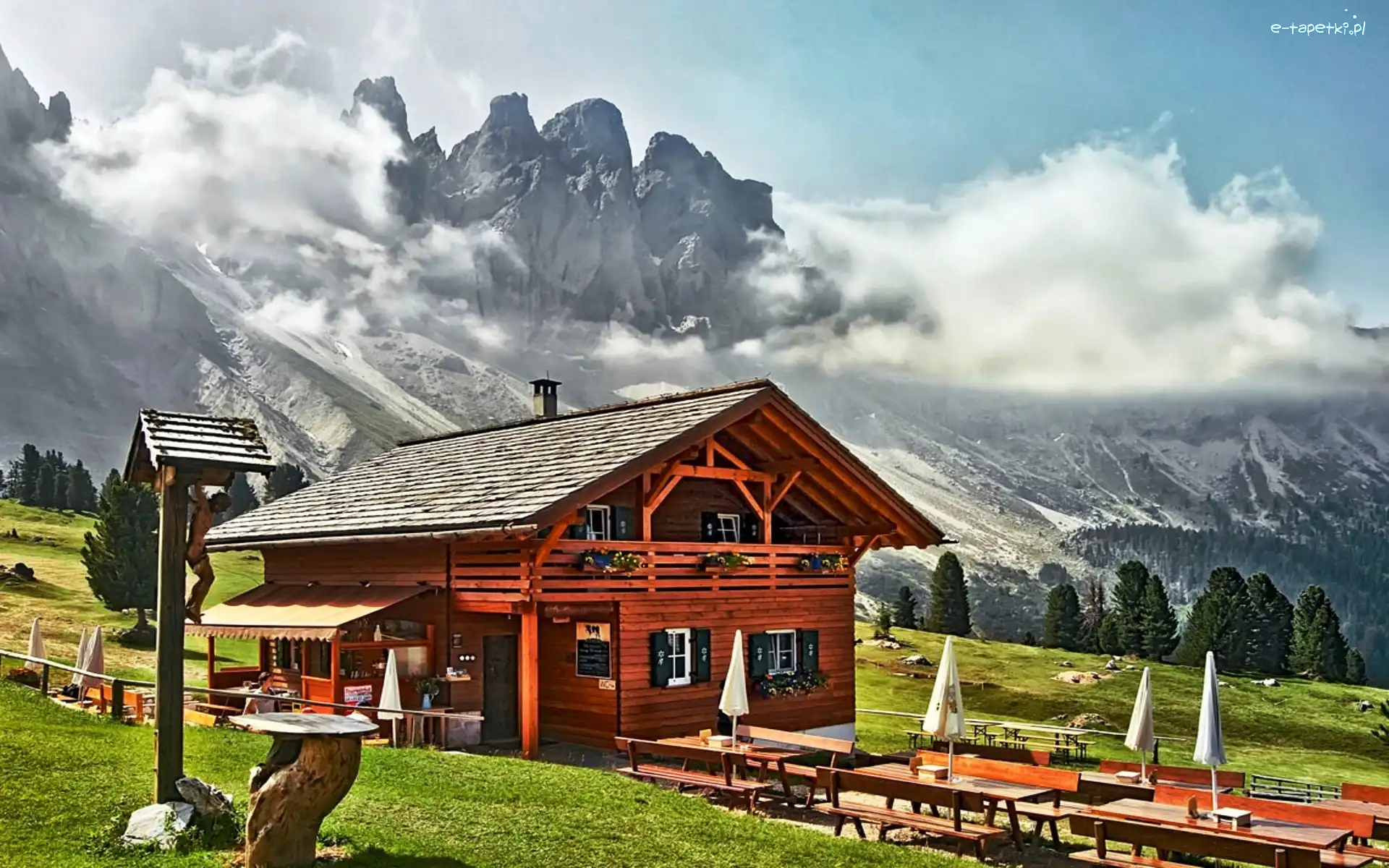 Góry, Restauracja