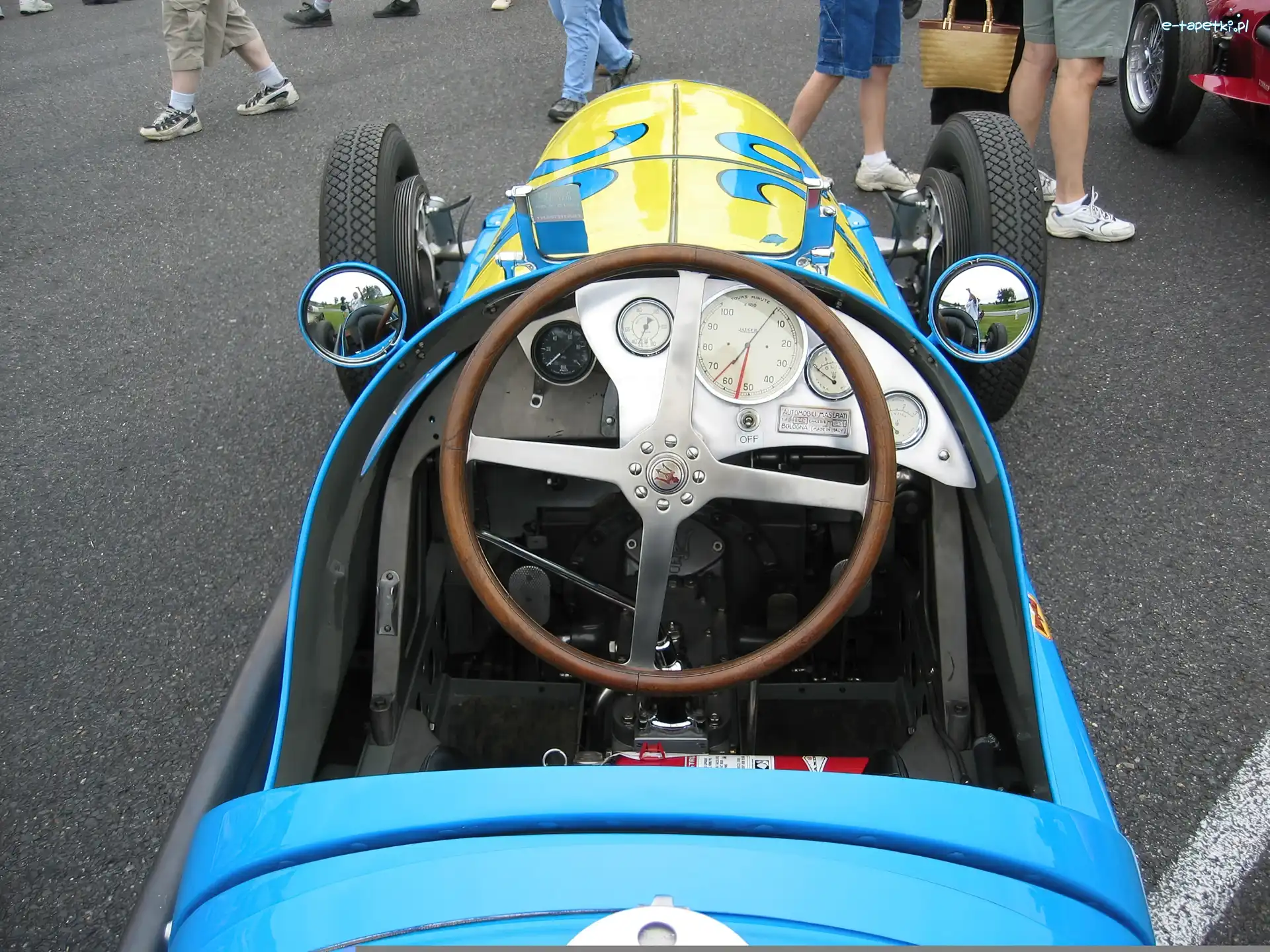 liczniki, kierownica , Maserati