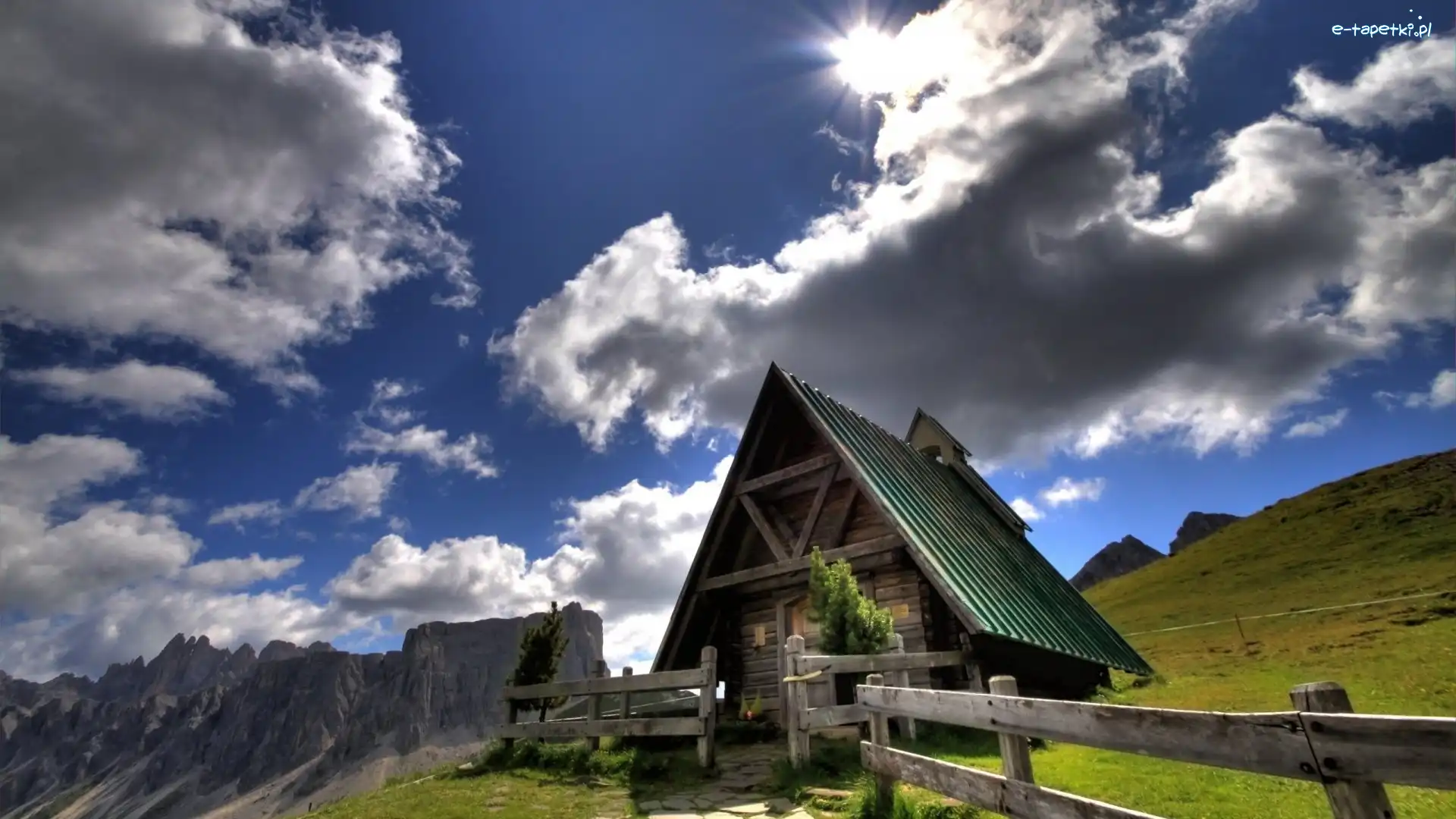 Chmury, Góry, Dom