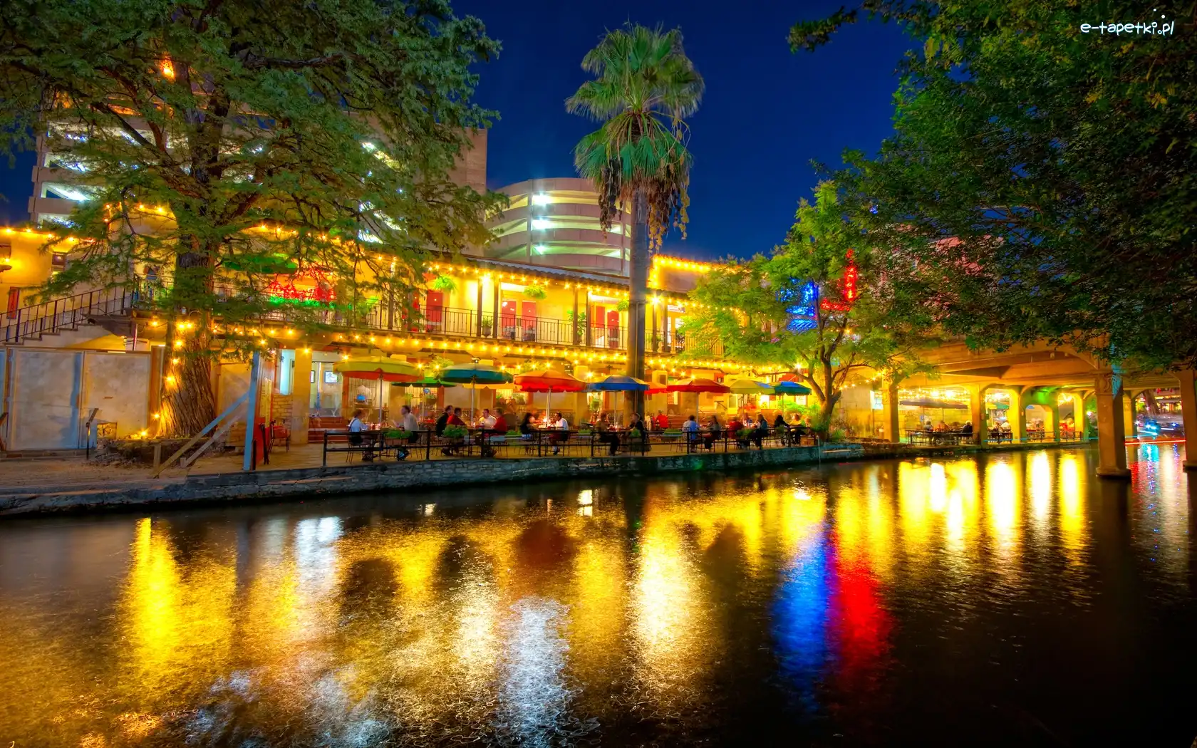 Teksas, San Antonio, Restauracja