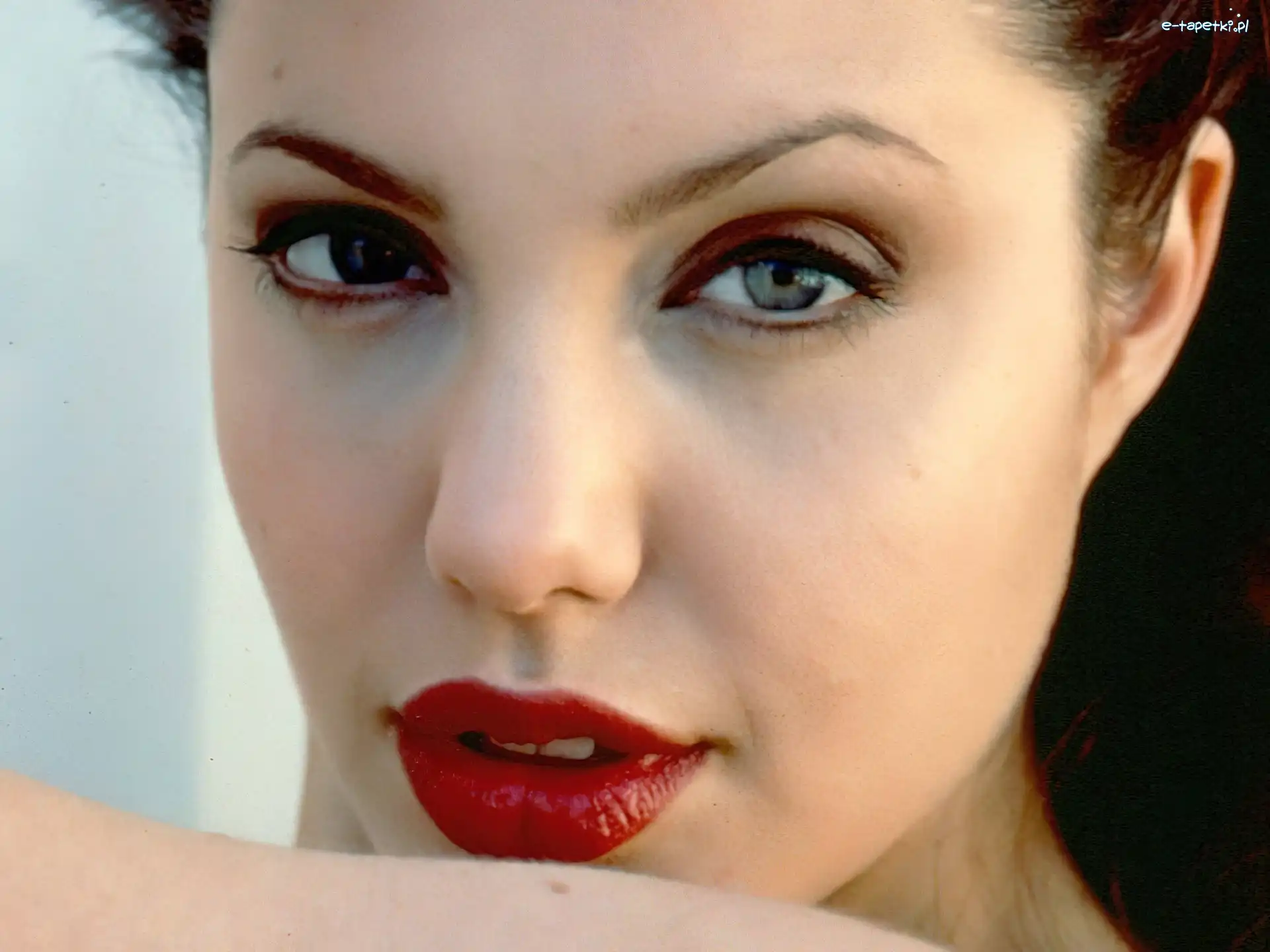 czerwone usta, Angelina Jolie