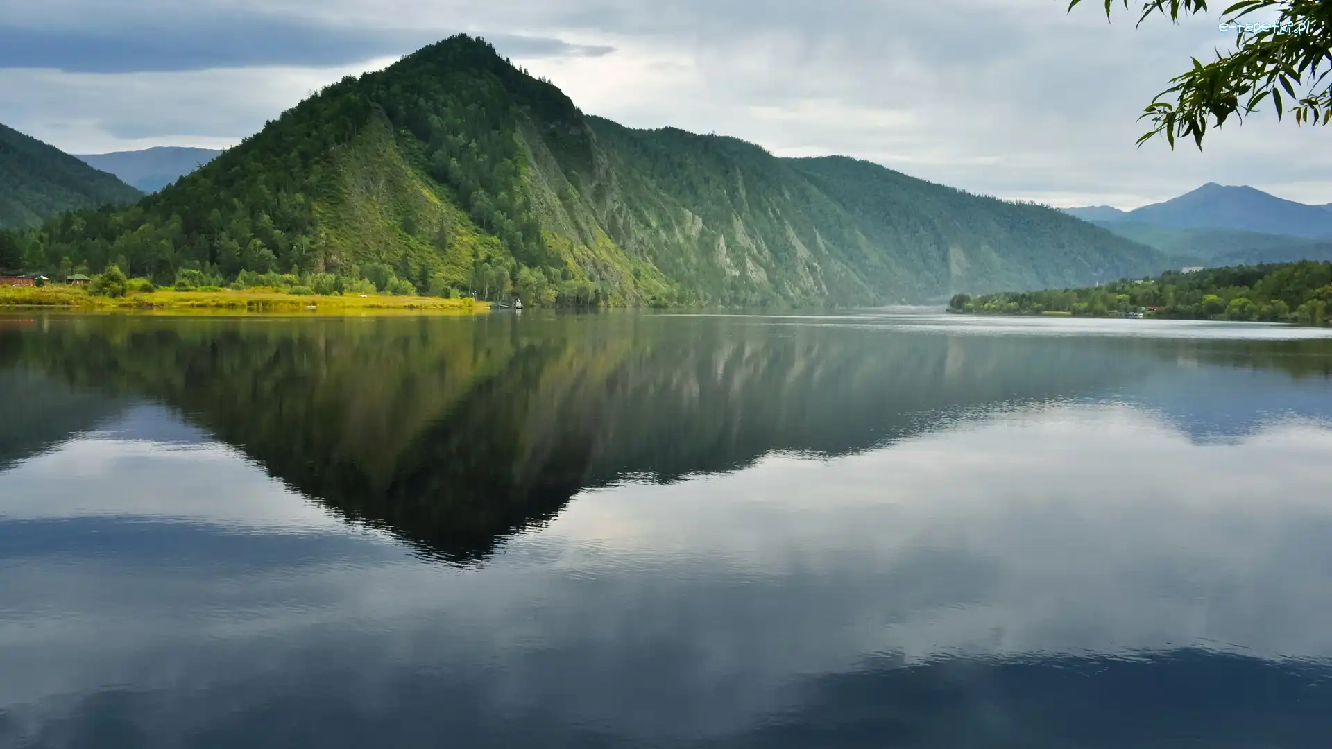 Odbicie, Góry, Jezioro