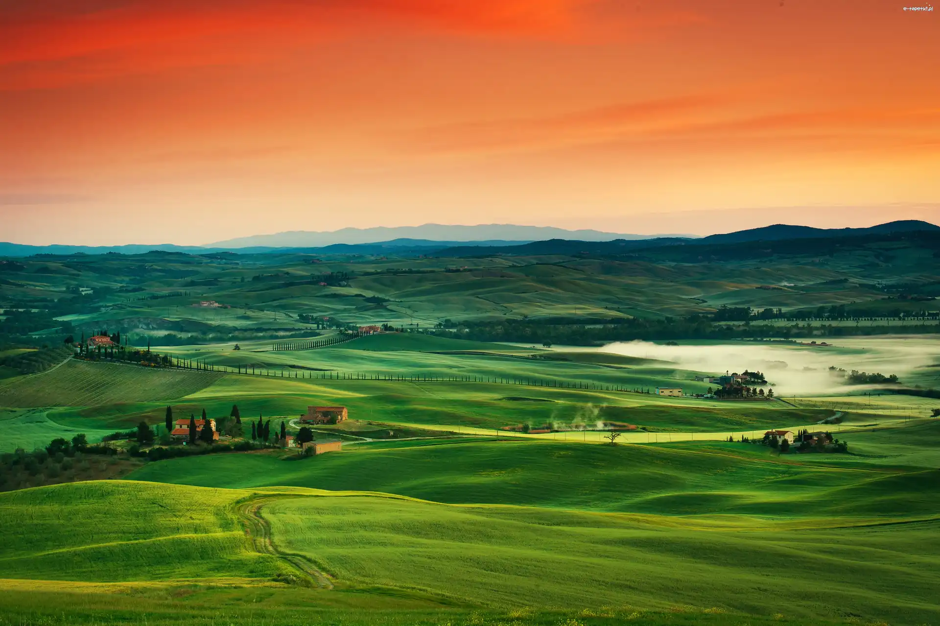 Słońca, Zachód, Łąki, Pola, Farmy, Włochy, Toskania, Góry, Panorama