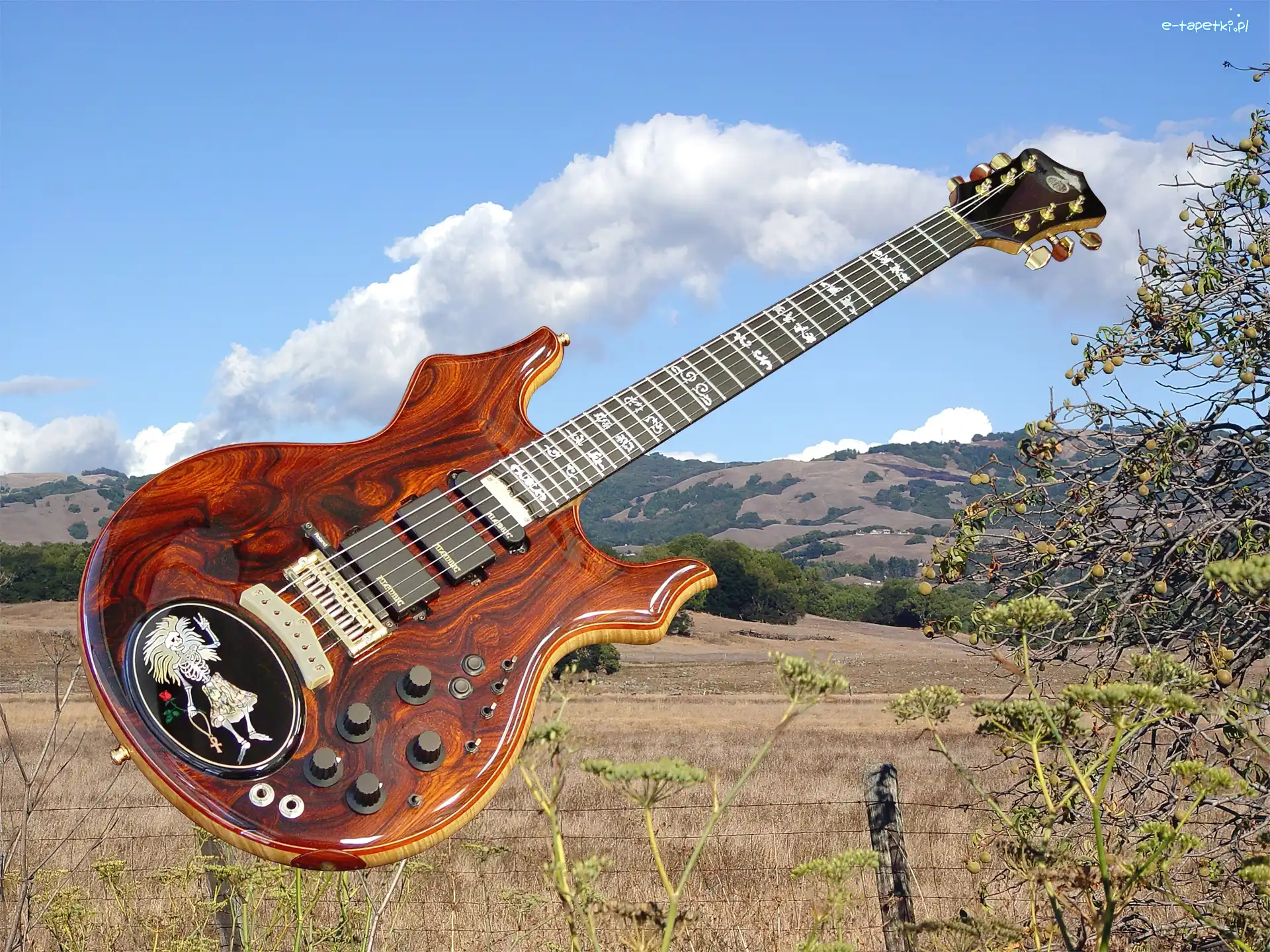 W, Góry, Tle, Gitara