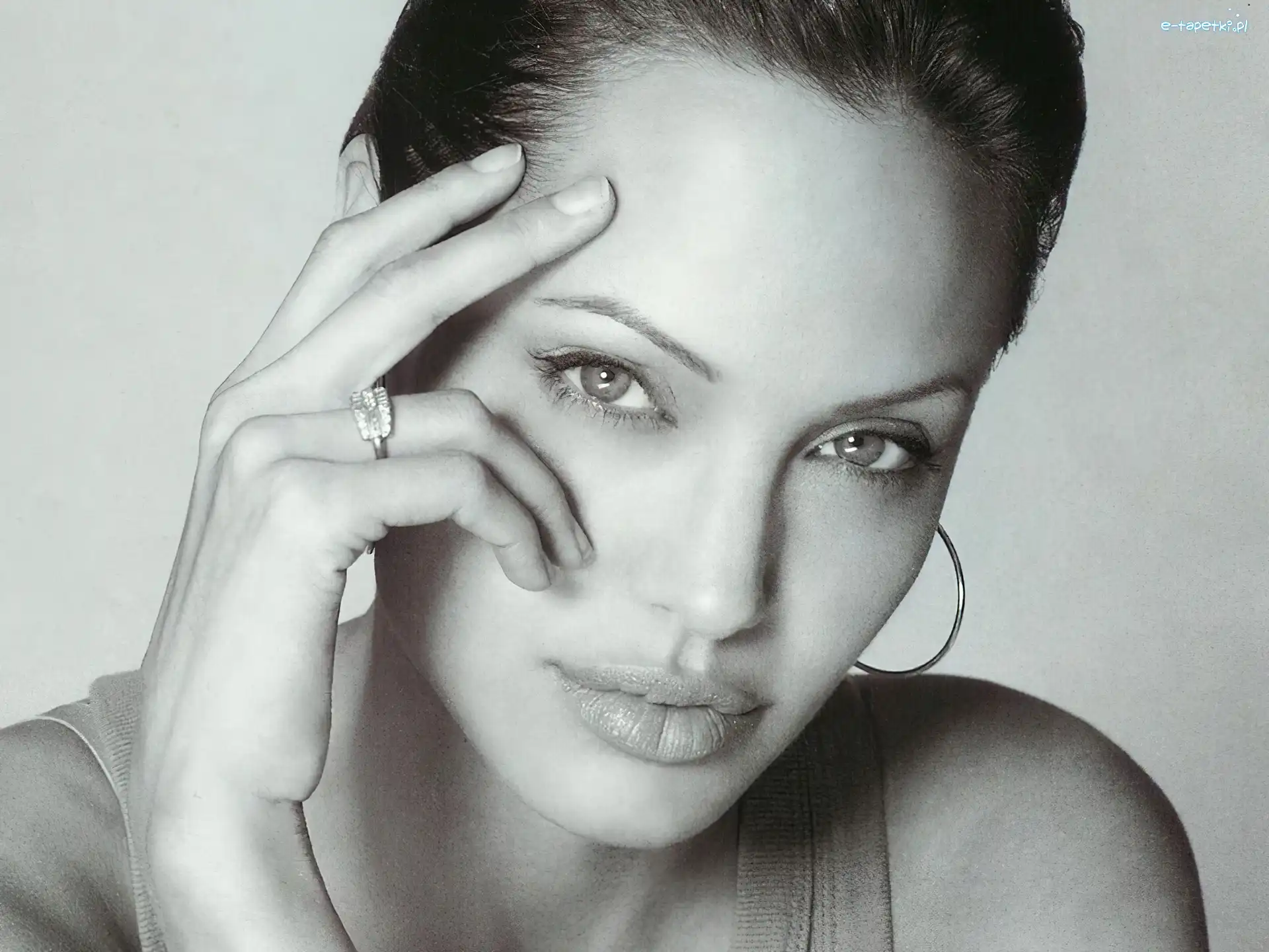 ręka, twarz, Angelina Jolie