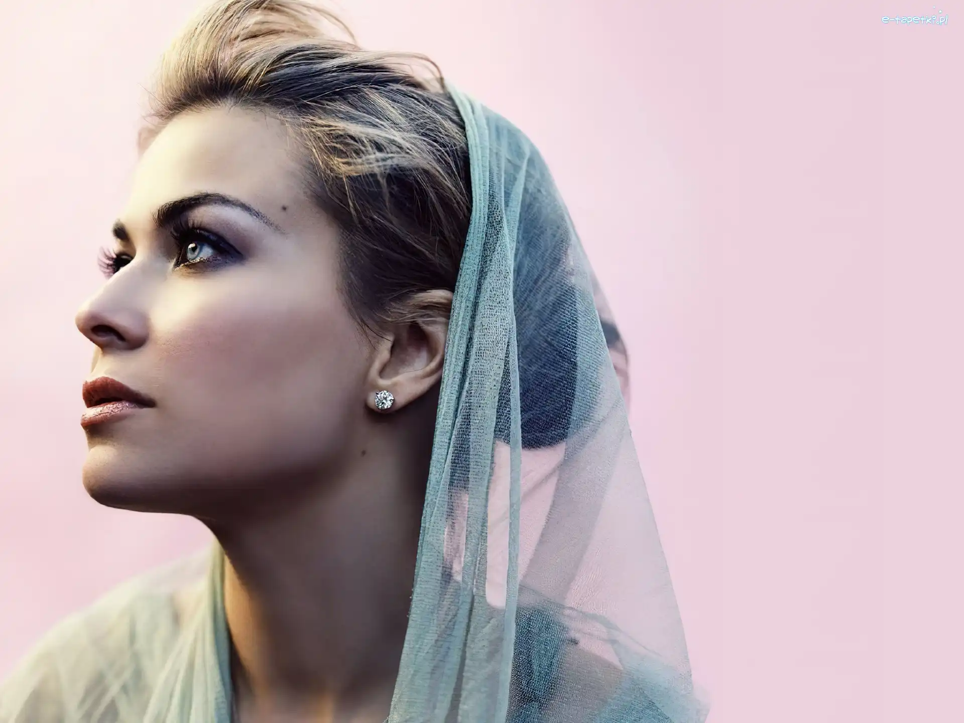 chusta, Carmen Electra