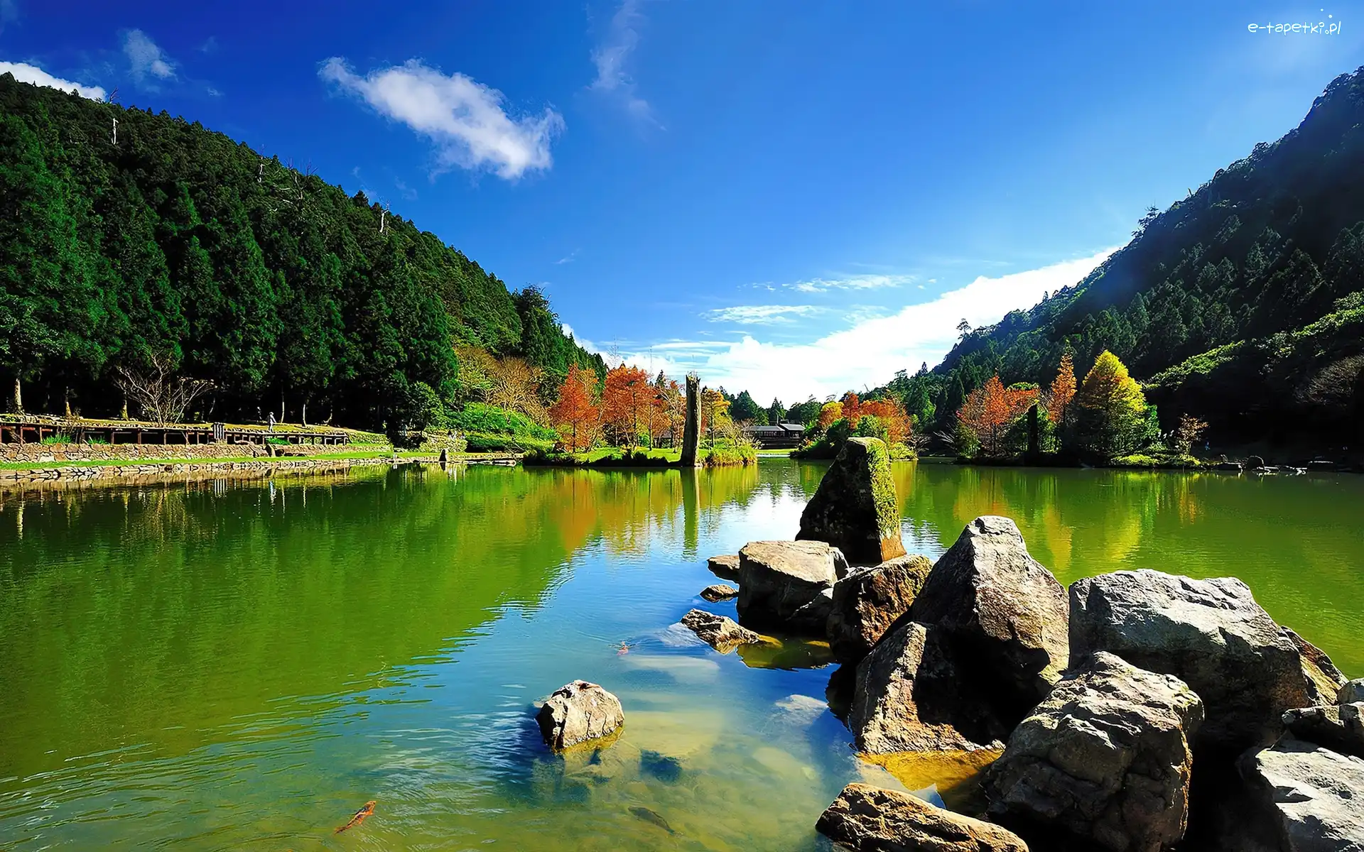 Kamienie, Jezioro, Góry