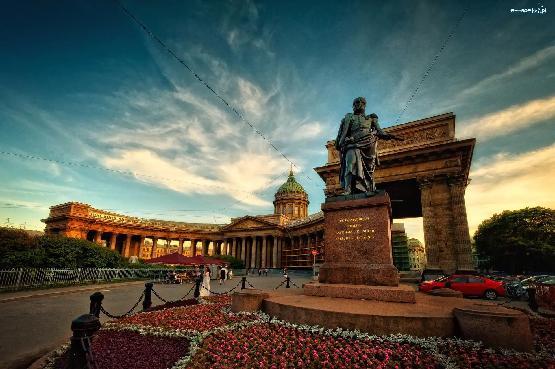 Rosja, Pomnik, Petersburg, Samochody, Ludzie