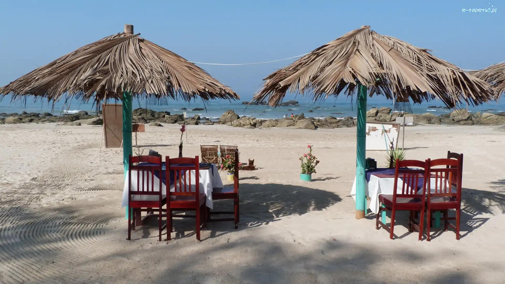 Kamienie, Plaża, Morze, Wakacje, Parasole, Stoliki