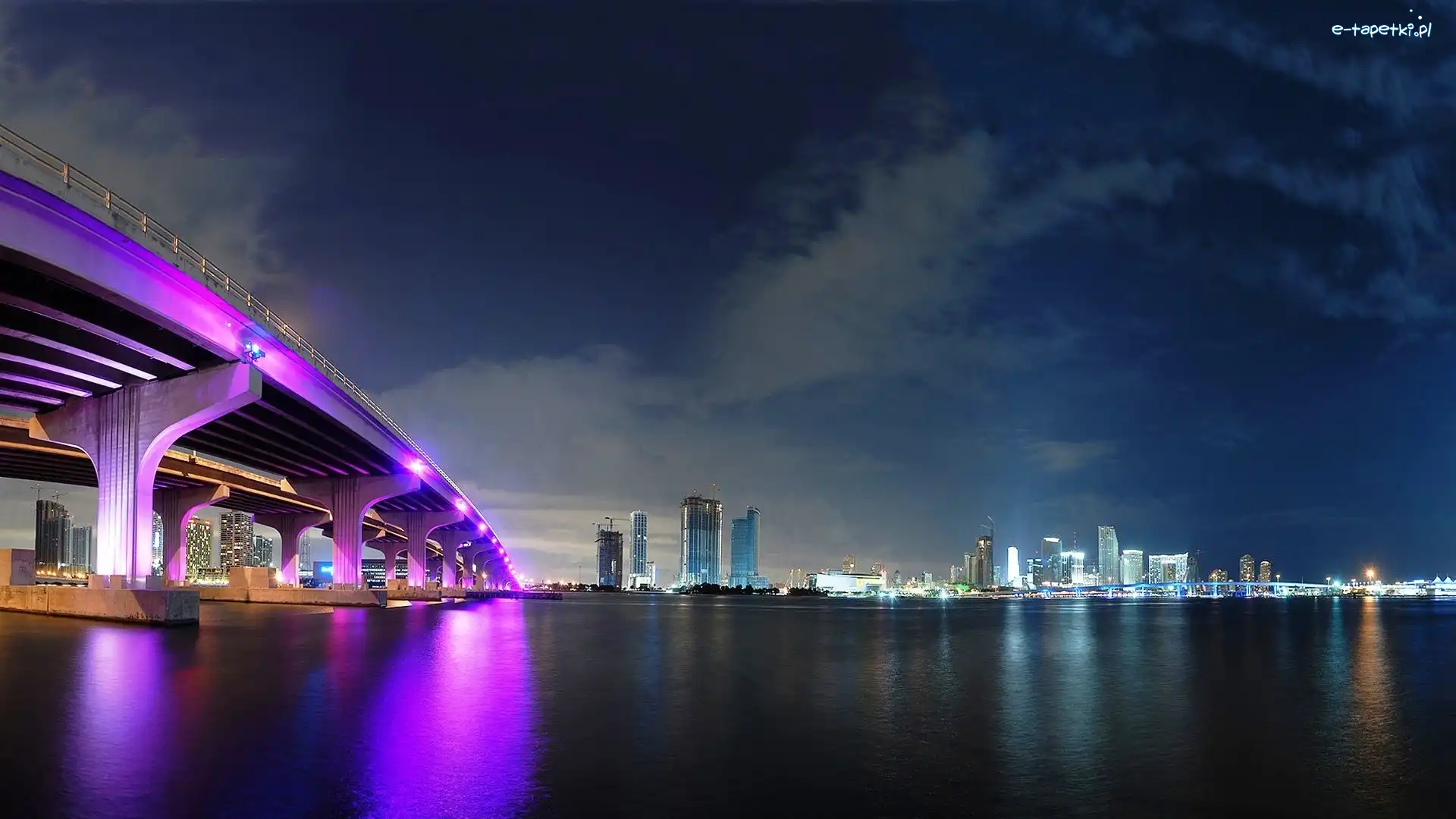 Noc, Miami, Most