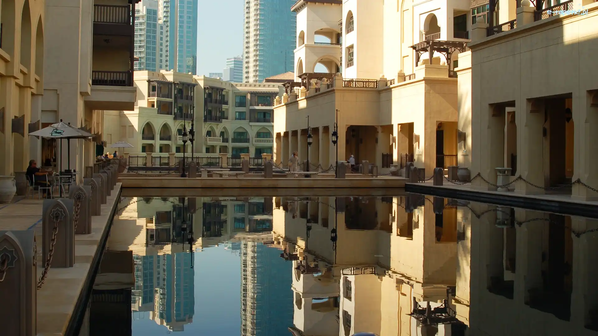 Dubaj, Basen, Hotel