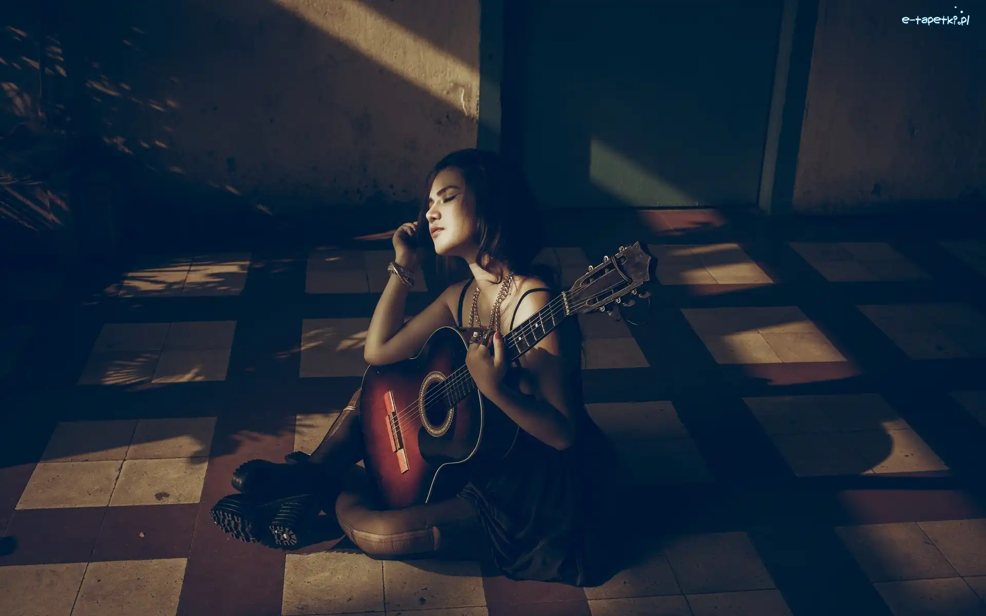 Gitara, Brunetka, Dziewczyna