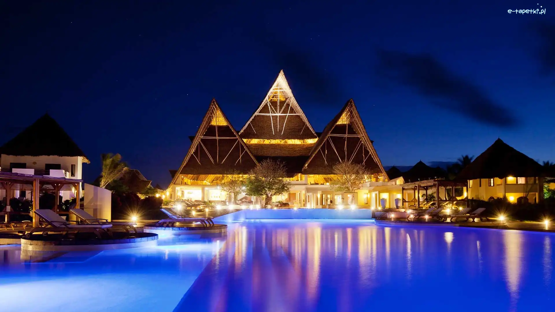 Basen, Hotel