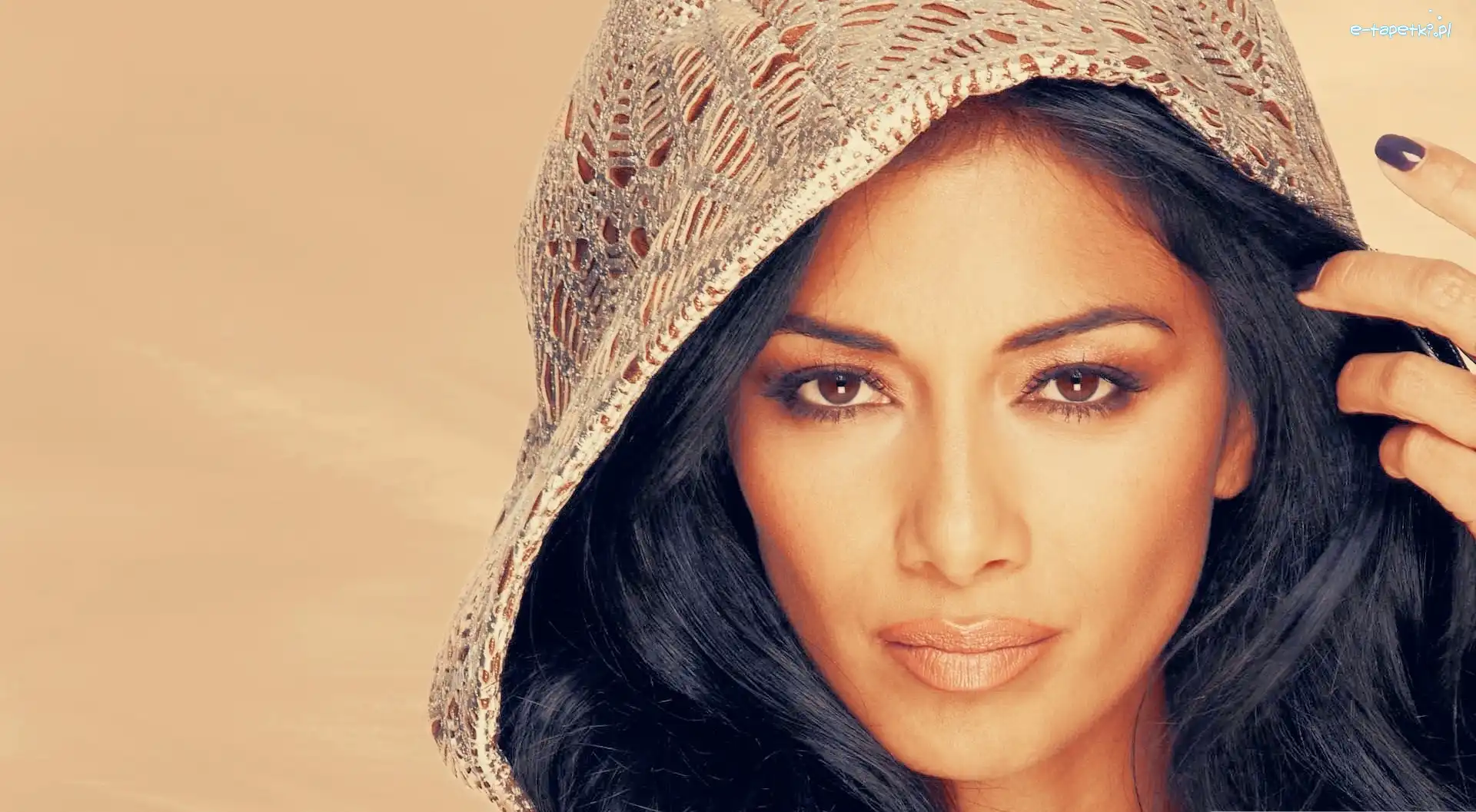 Czapeczka, Nicole Scherzinger
