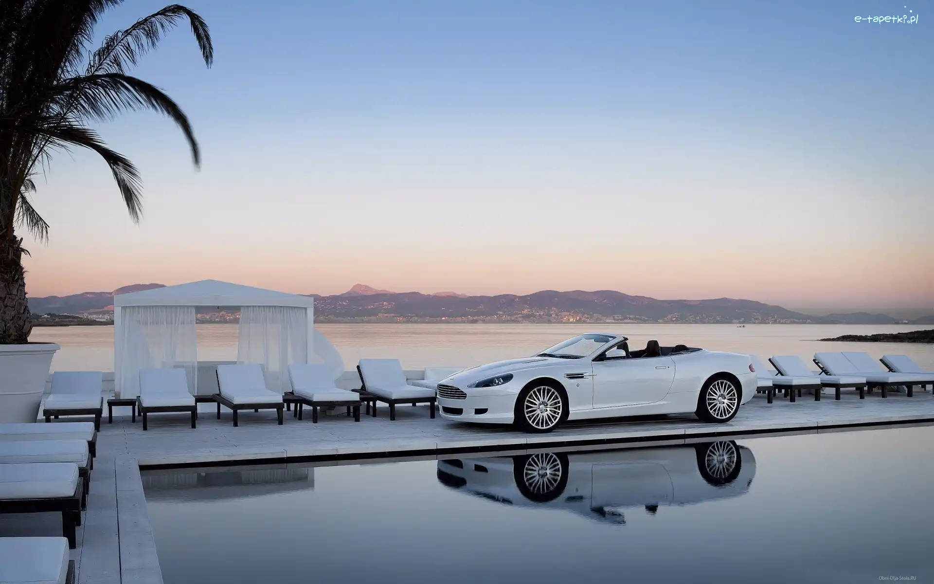 Morze, DB9, Basen, Aston Martin, Samochód, Palma, Leżaki