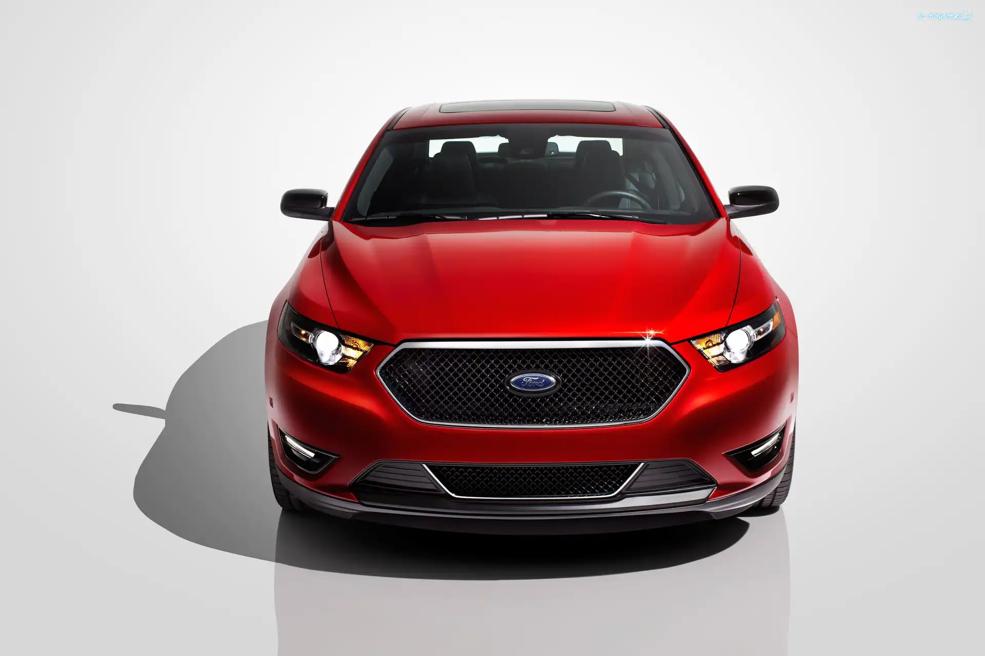 Ford Taurus SHO, czerwony