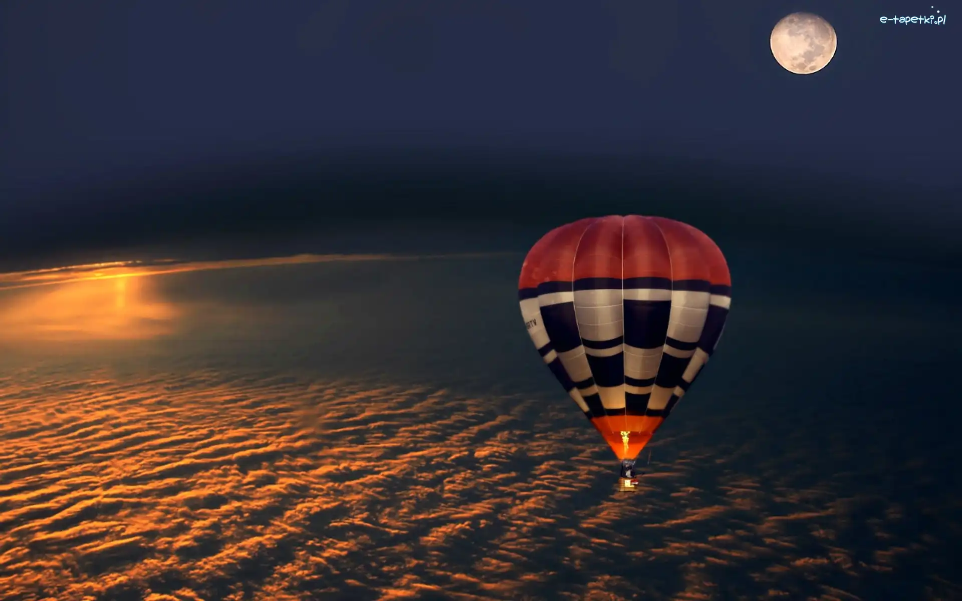 Ziemia, Księżyc, Balon
