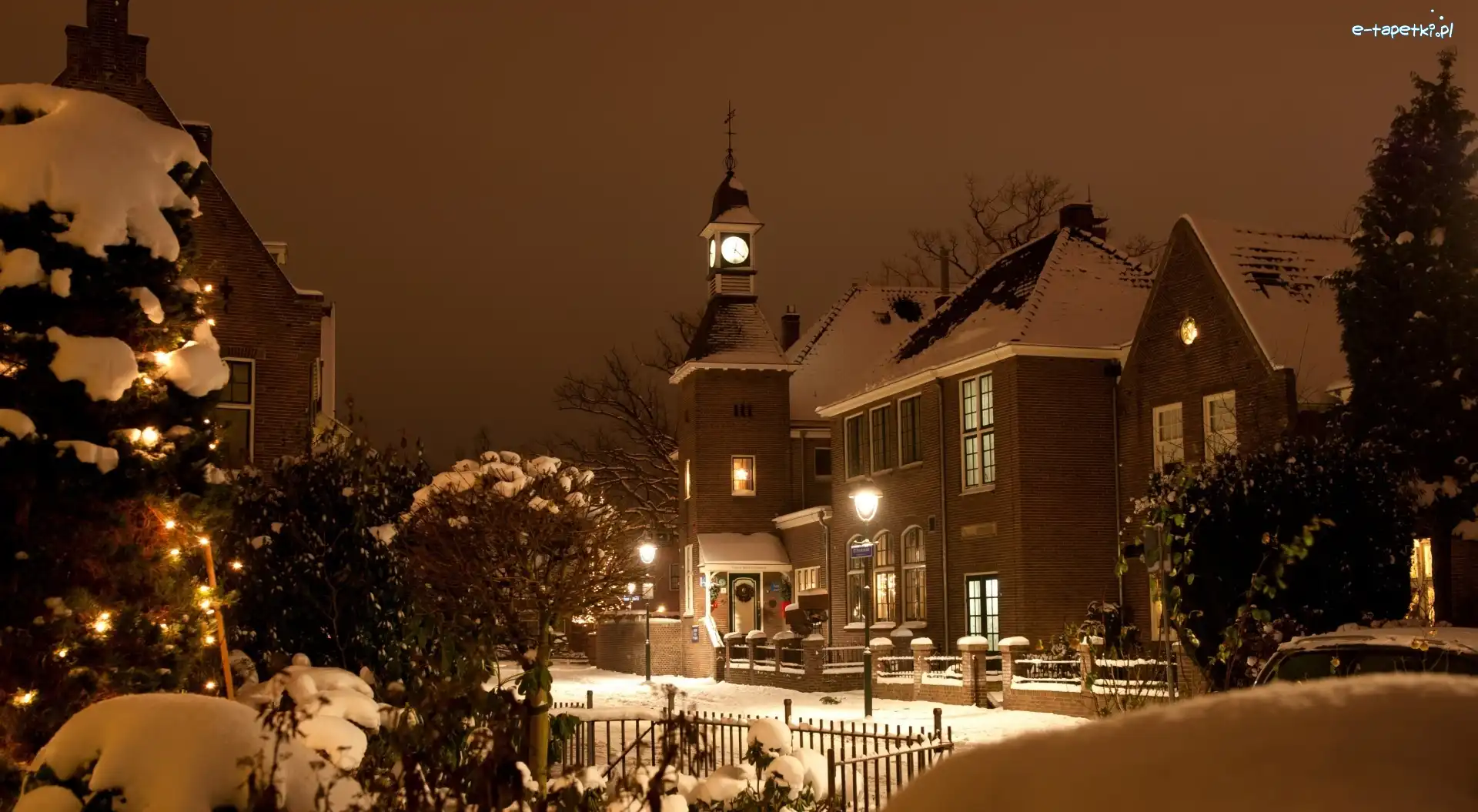 Holandia, Lansink, Hengelo, Miasto nocą, Hotel, Zima