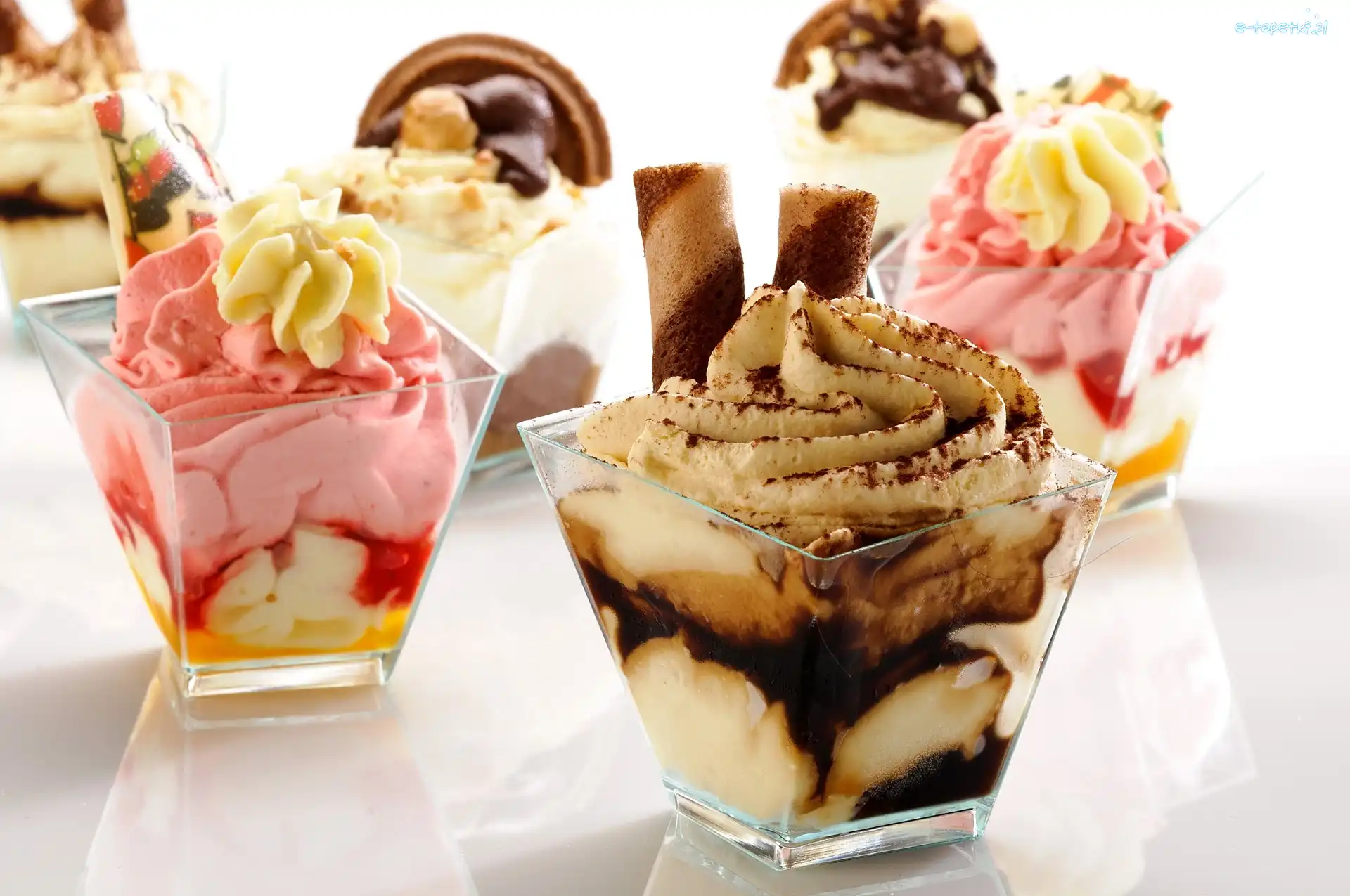 Lody, Kolorowe