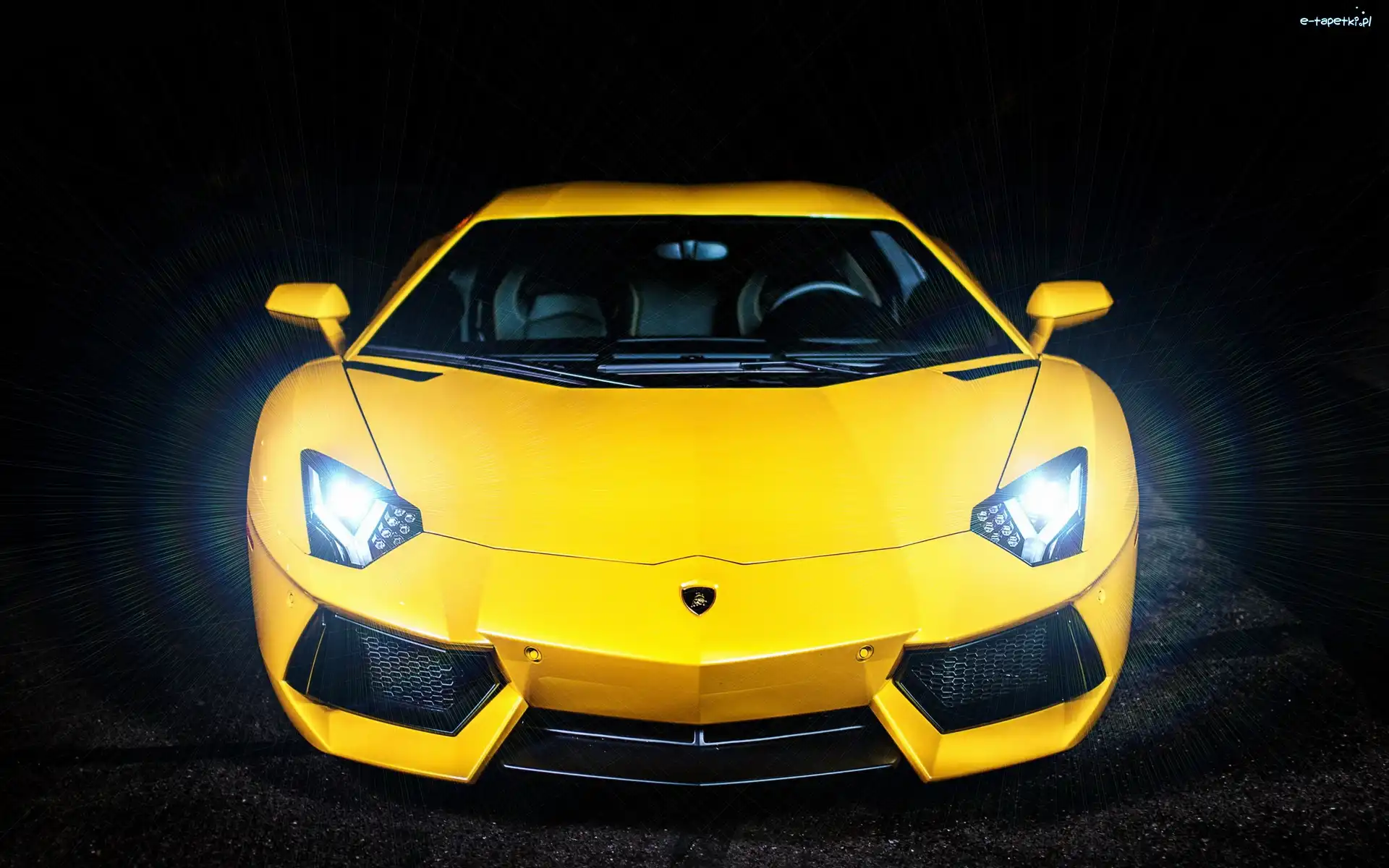 Żółte Lamborghini Aventador