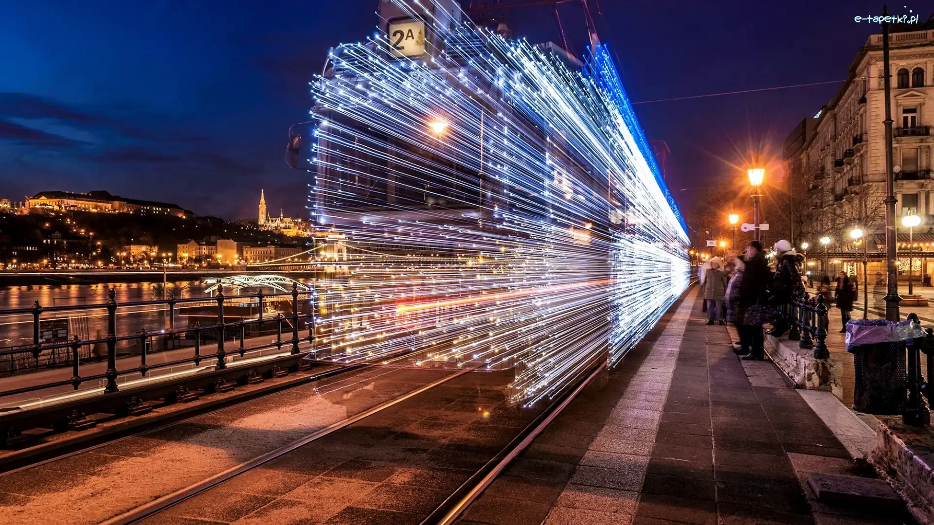Miasto nocą, Budapeszt, Tramwaj