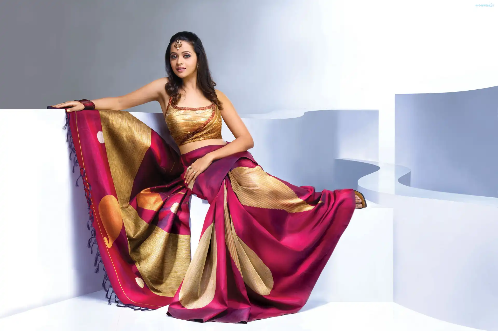 Sari, Kobieta