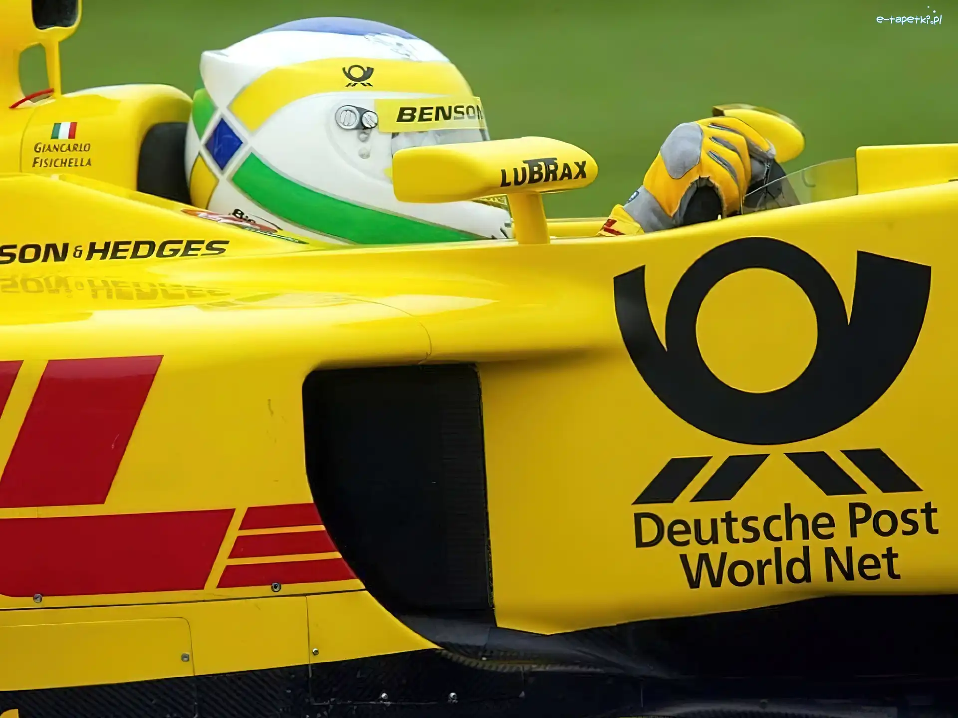 żółty bolid, kask , Formuła 1