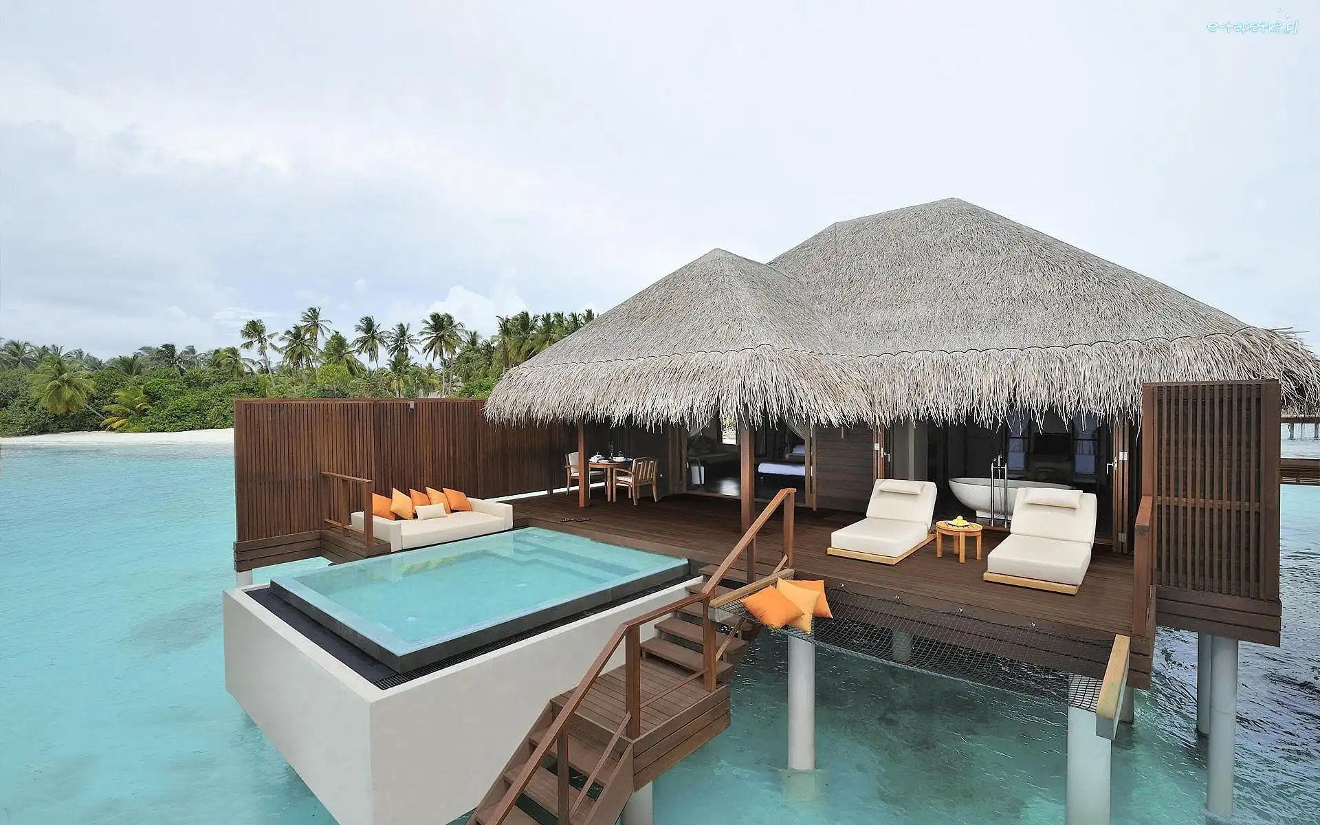 Morze, Hotel