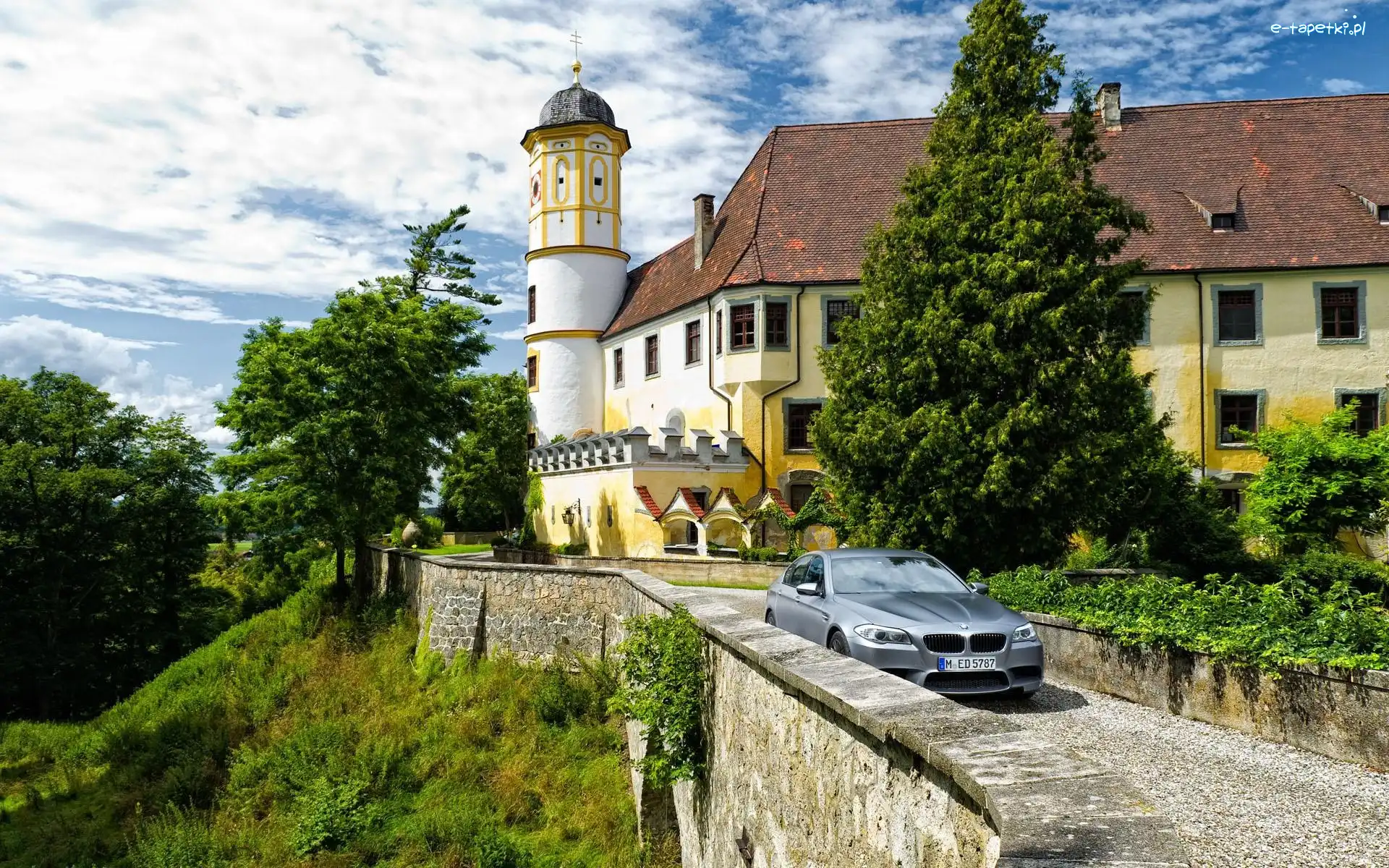 BMW, Samochód, Klasztor
