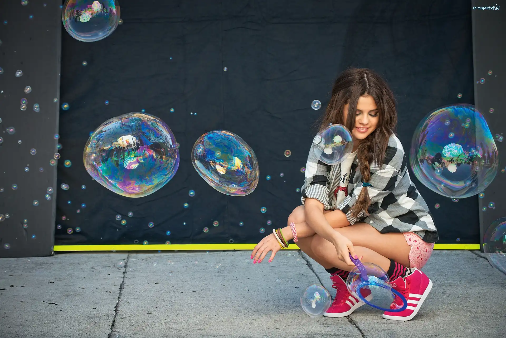 Bańki, Selena Gomez