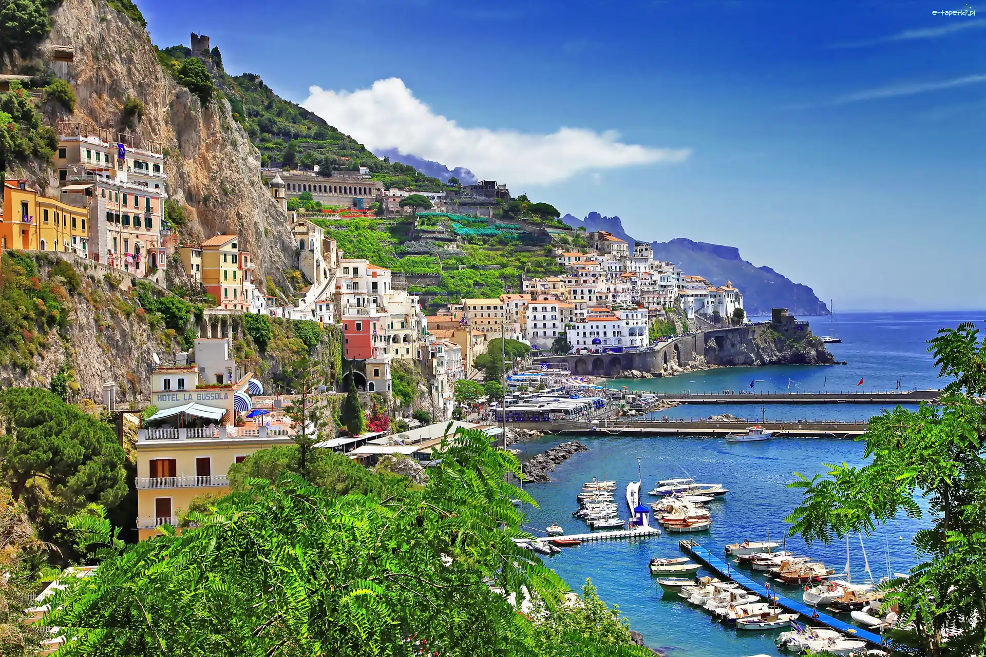 Hotele, Positano, Wybrzeże, Zdjęcie miasta, Morze, Góry, Łodzie, Włochy