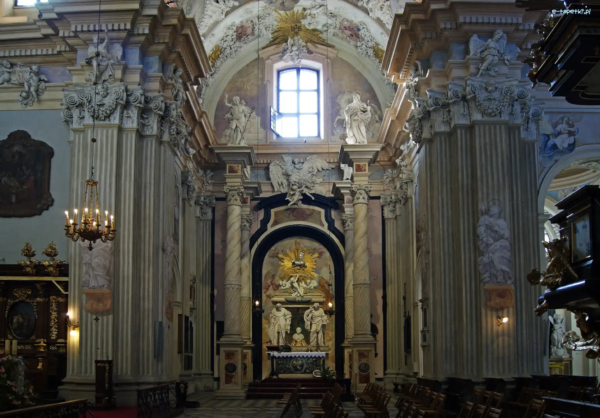 Ołtarz, Wnętrze, Kościól